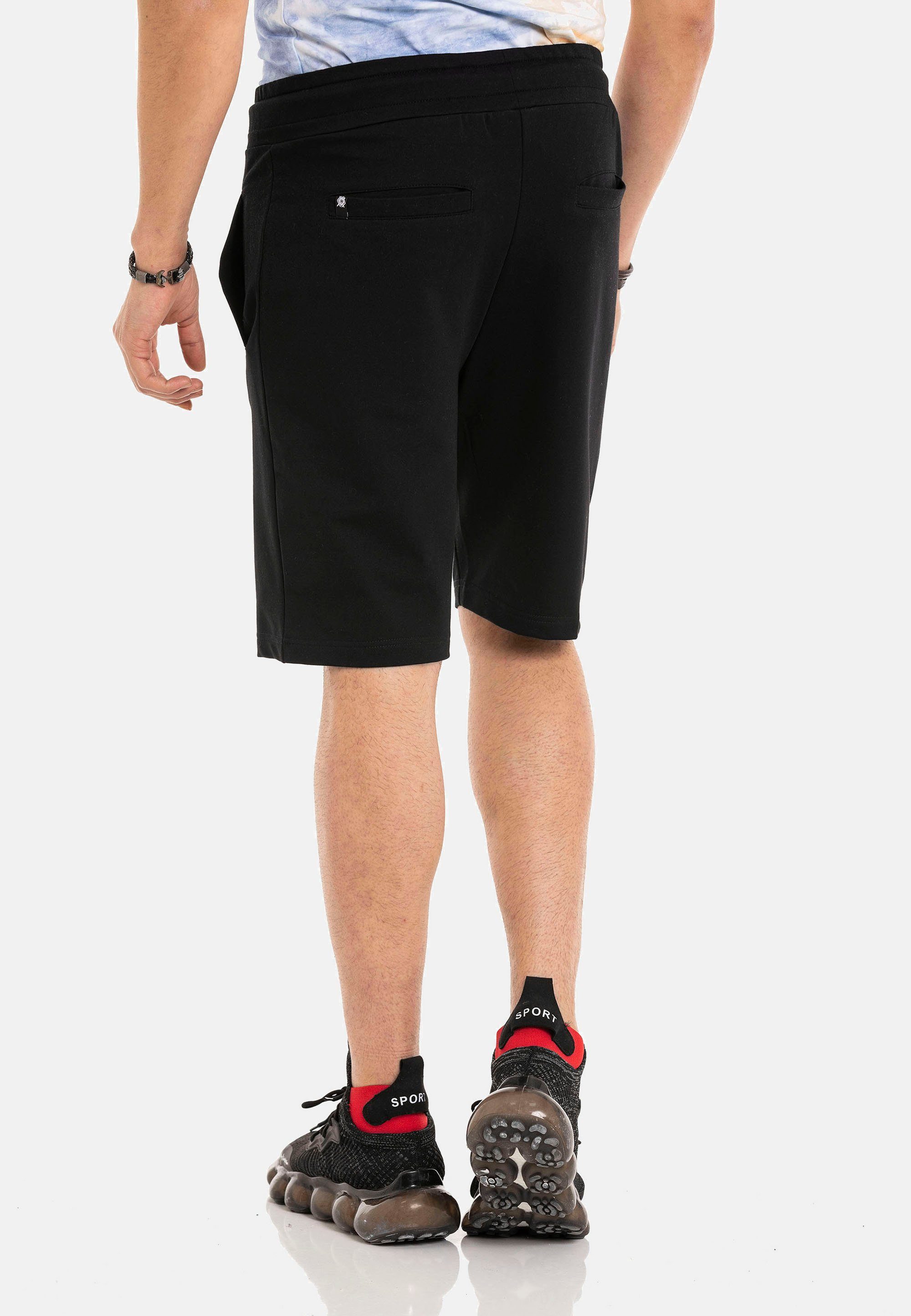 Cipo & Baxx Shorts in Look schwarz sportlichem