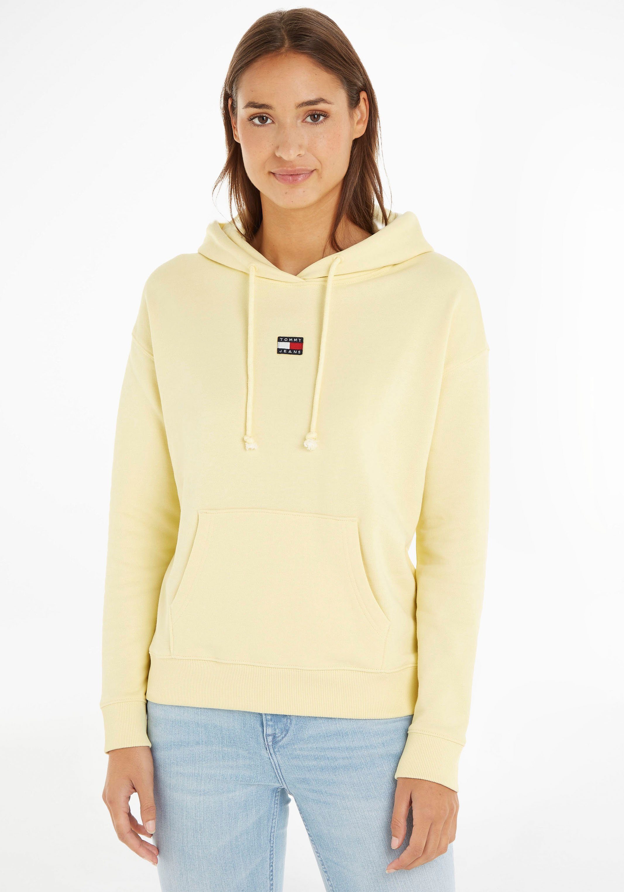 Tommy Jeans Kapuzensweatshirt TJW BXY XS BADGE HOODIE mit Kängurutasche