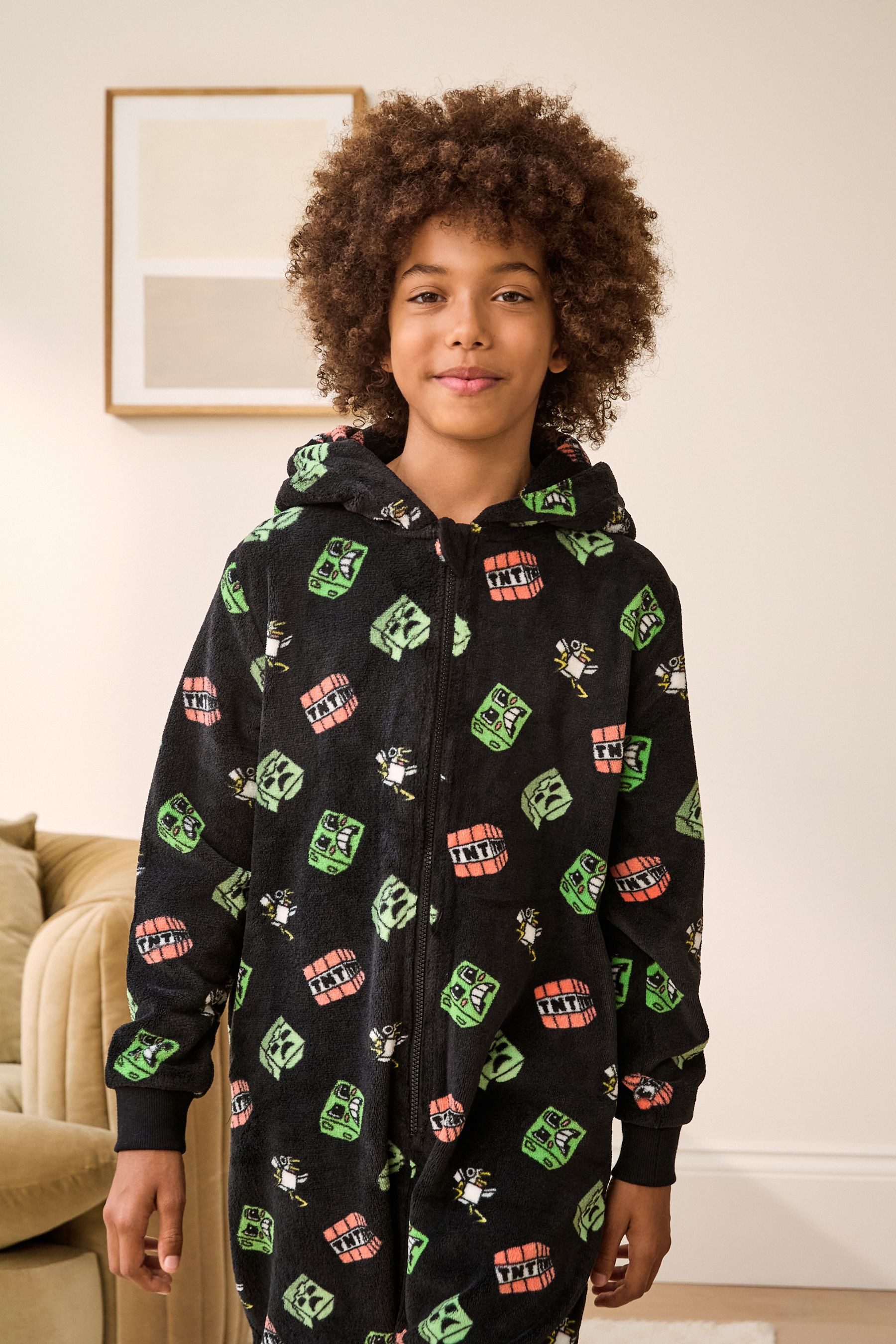 Next Jumpsuit Lizenzierter Einteiler aus Fleece (1-tlg)