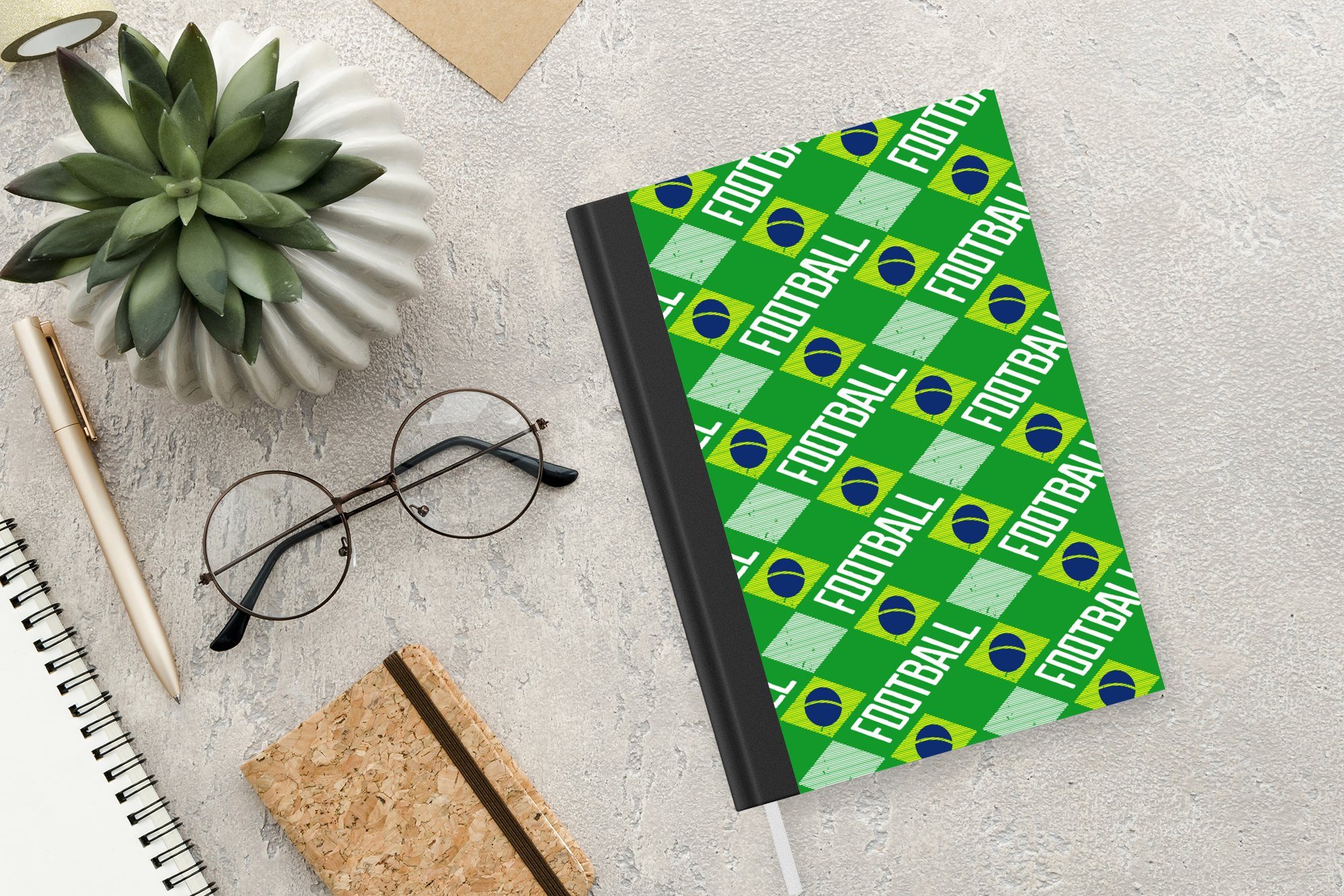 MuchoWow Notizbuch Brasilien - Fußball Journal, Muster, - A5, Merkzettel, Notizheft, 98 Haushaltsbuch Seiten, Tagebuch