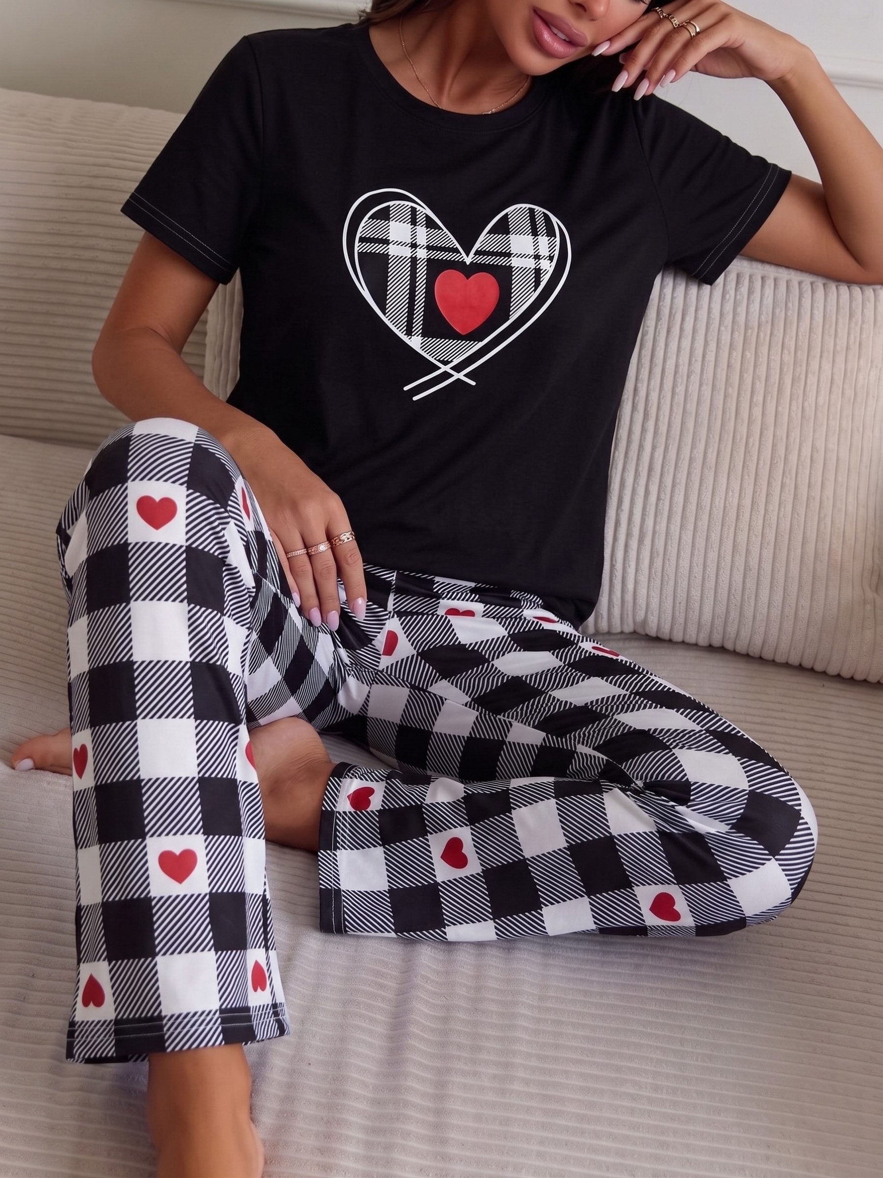Elegant Love Pyjama Lässige Damen Nachtwäsche & Loungewear – Bequeme Homewear (Set, 2 tlg., Kurzarmshirt + lange Hose) Komfortabler Schlafanzug – ideal für entspannte Nächte & Hausanzug