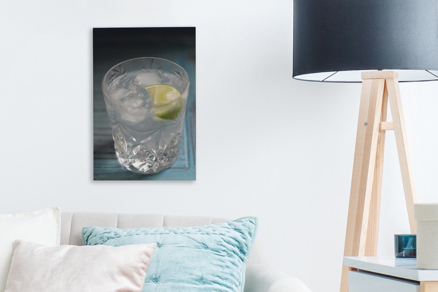 Leinwandbild (1 Tisch, OneMillionCanvasses® 20x30 blauen inkl. St), Zackenaufhänger, cm Gin Gemälde, fertig auf Ein einem Tonic Leinwandbild bespannt