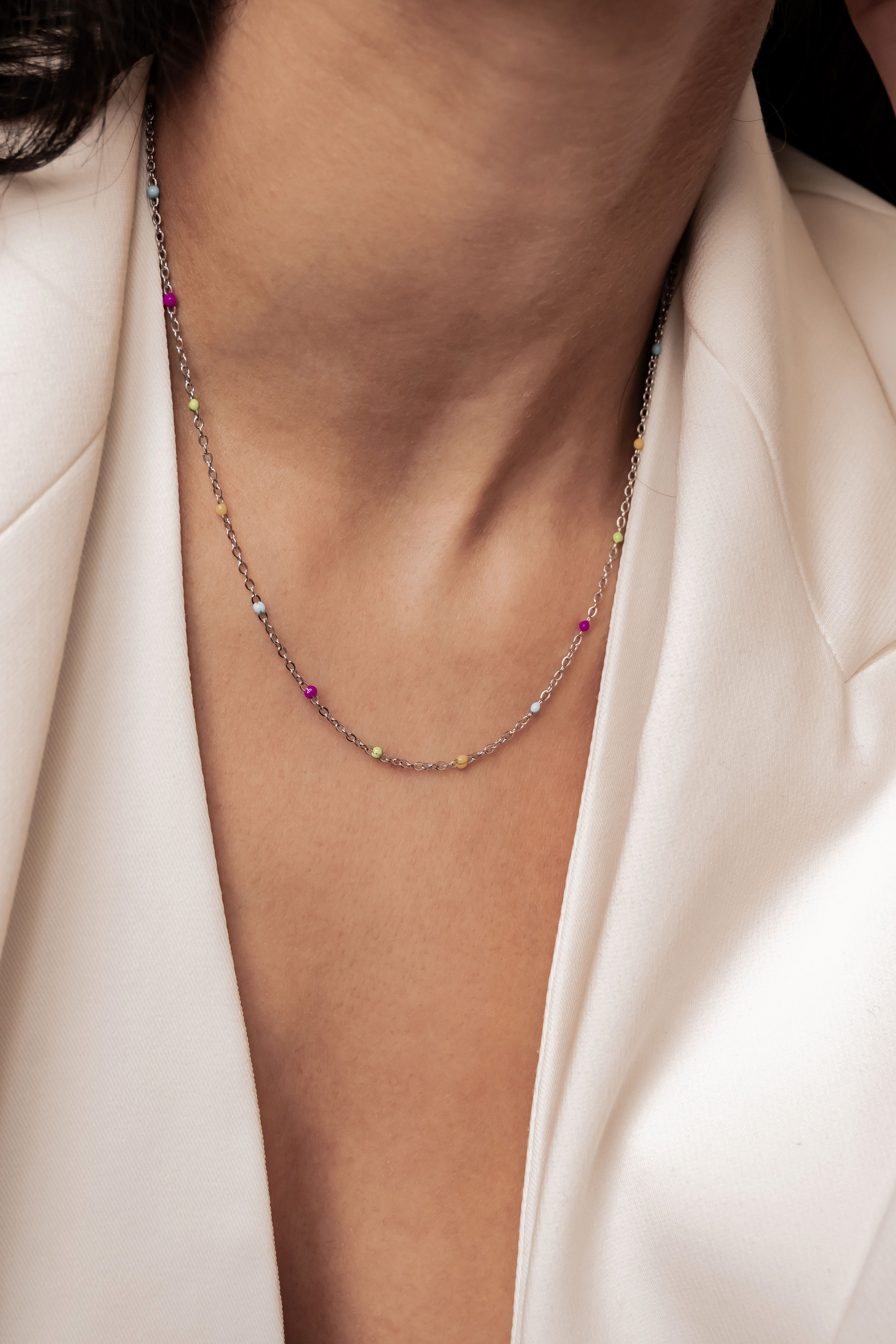 Hey Happiness Charm-Kette Farbharmonie, wasserfeste Halskette, Farbfrohe Edelstahl Kette Damen mit bunten Perlen