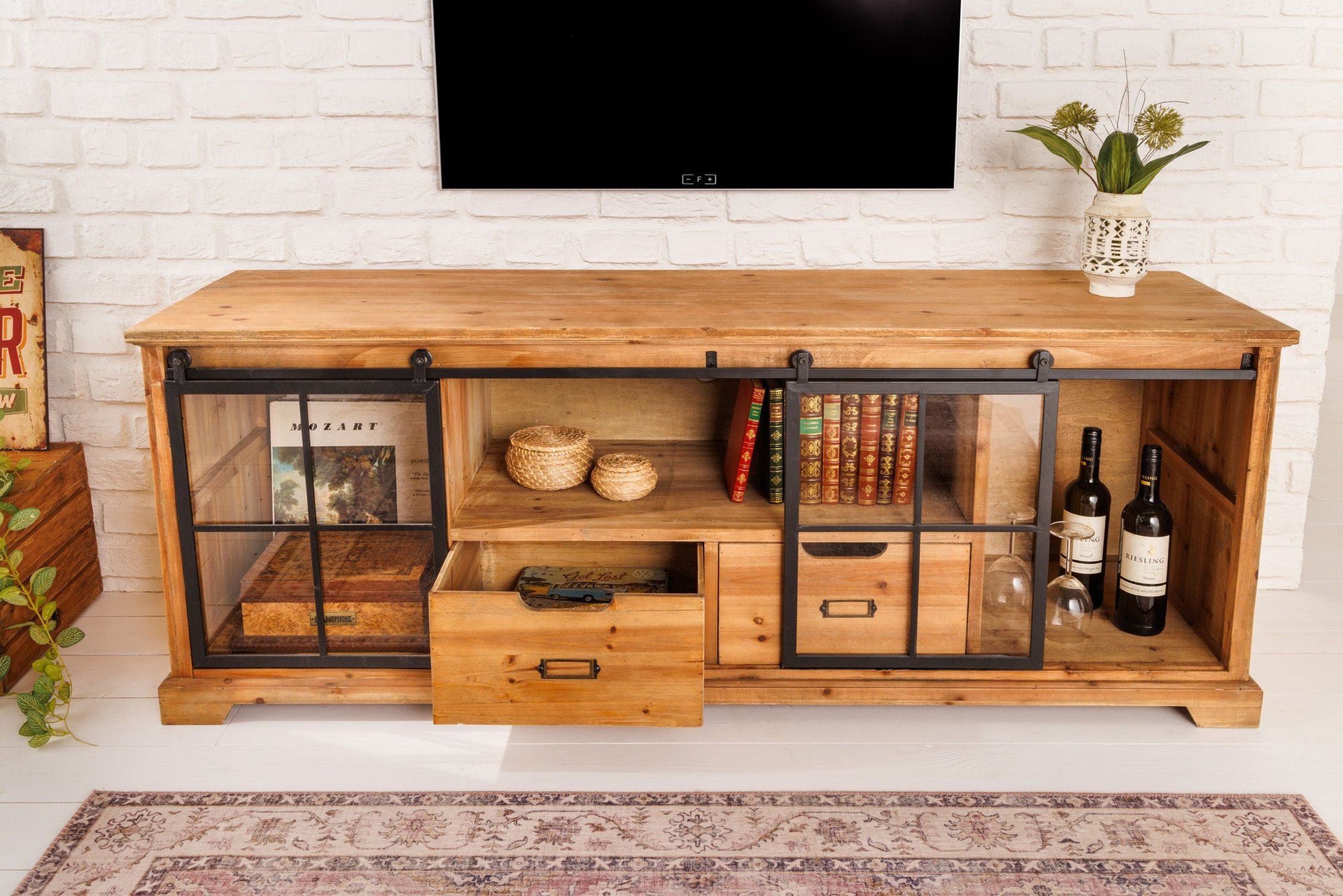 Licht-Erlebnisse TV-Board MONTY, Rustikal 160 cm Schiebetüren Holz Glas Metall 2 Schubladen