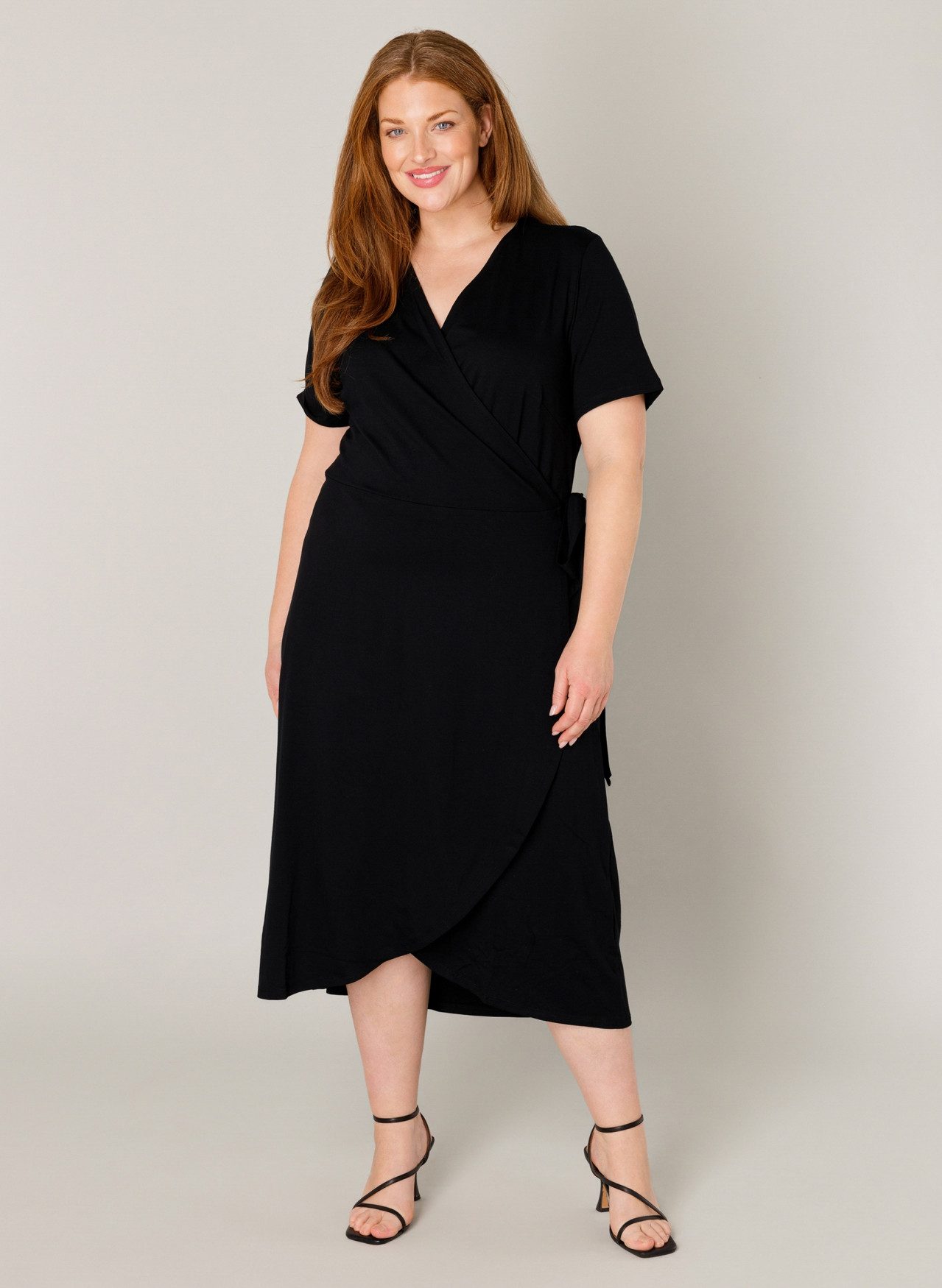 Base Level Curvy Wickelkleid Abbie Weich fließende Viskose-Mischqualität