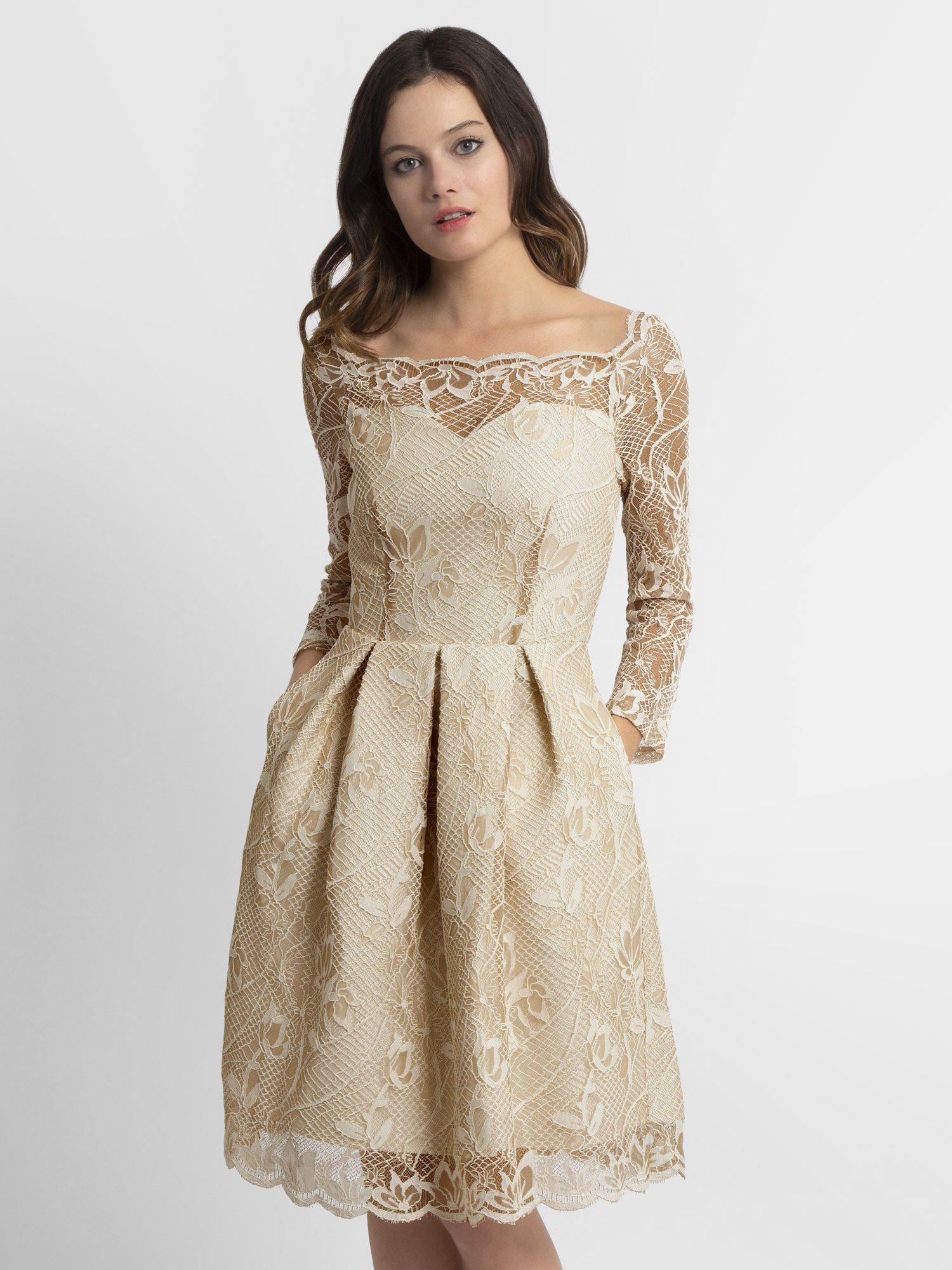 Apart Spitzenkleid »mit Herzausschnitt« mit Herzausschnitt online