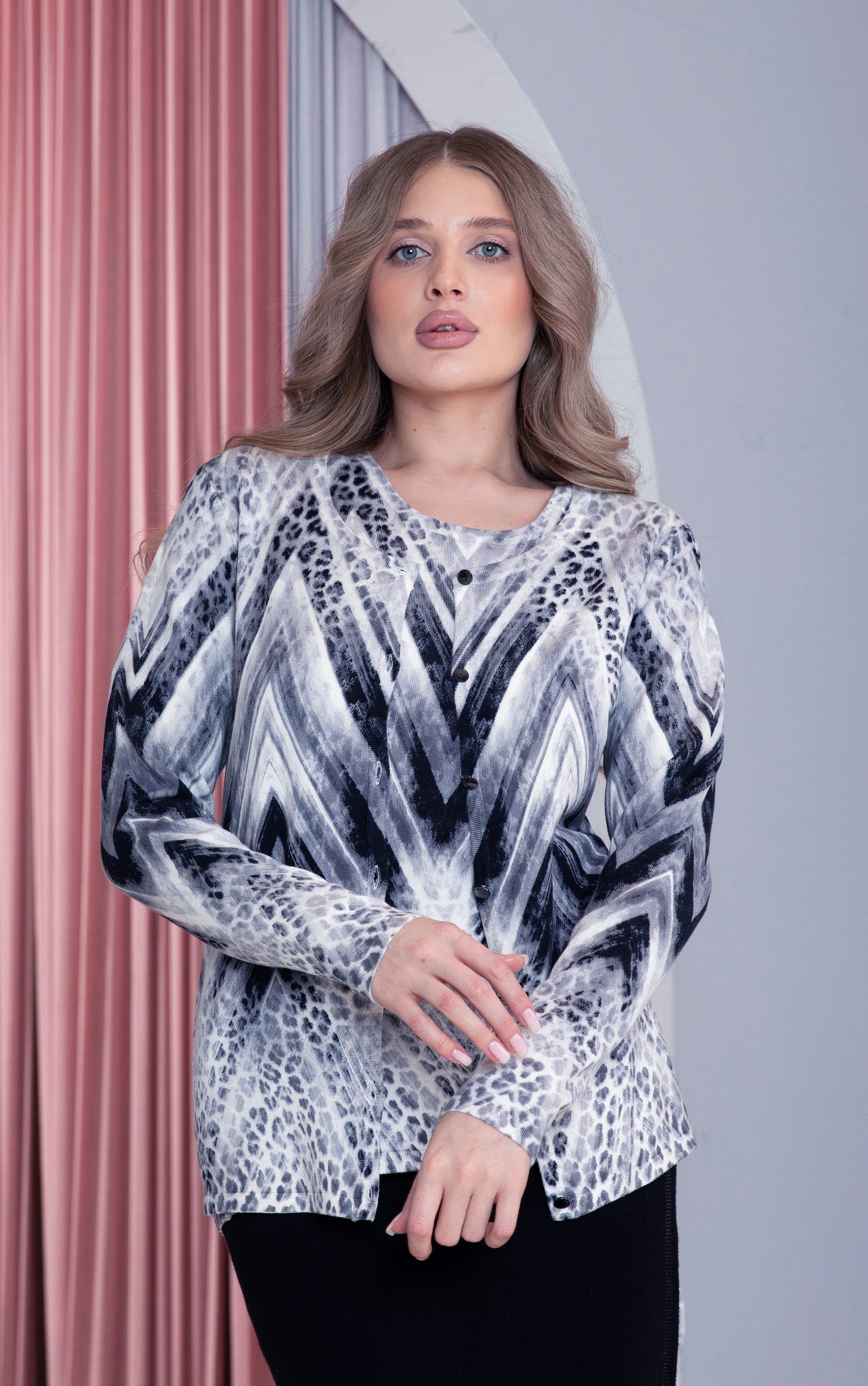 Passioni Strickjacke Twinset in Grautönen mit Leoparden- und abstraktem Zic günstig online kaufen