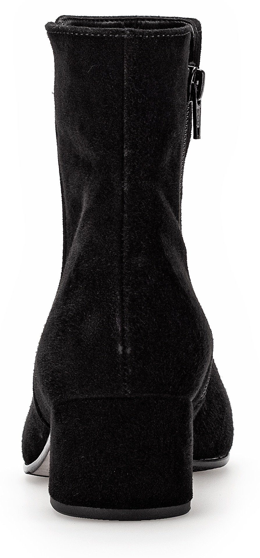 Fitting-Ausstattung schwarz mit Stiefelette Best Gabor
