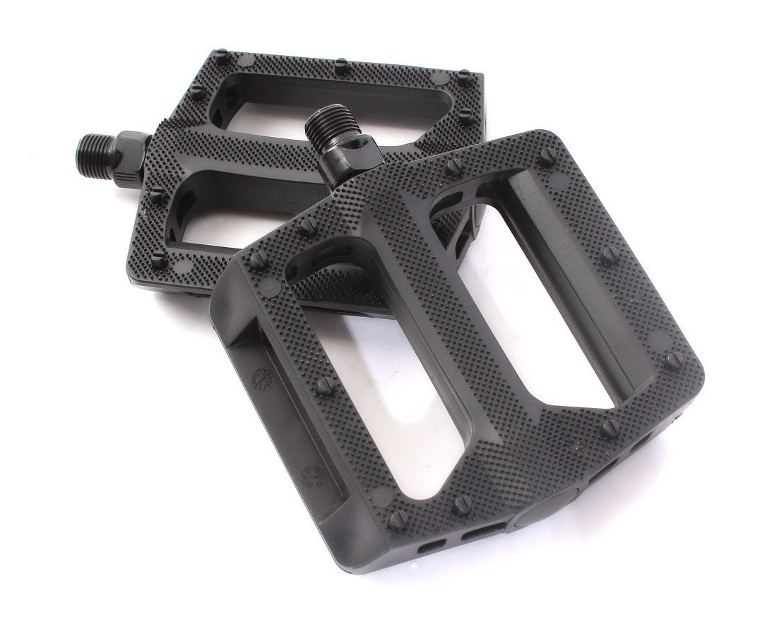 KHEbikes Fahrradpedale KHE PRISM BMX Pedale 9/16" PVC schwarz leicht 308 g (Passend für 3-teilige Kurbeln)