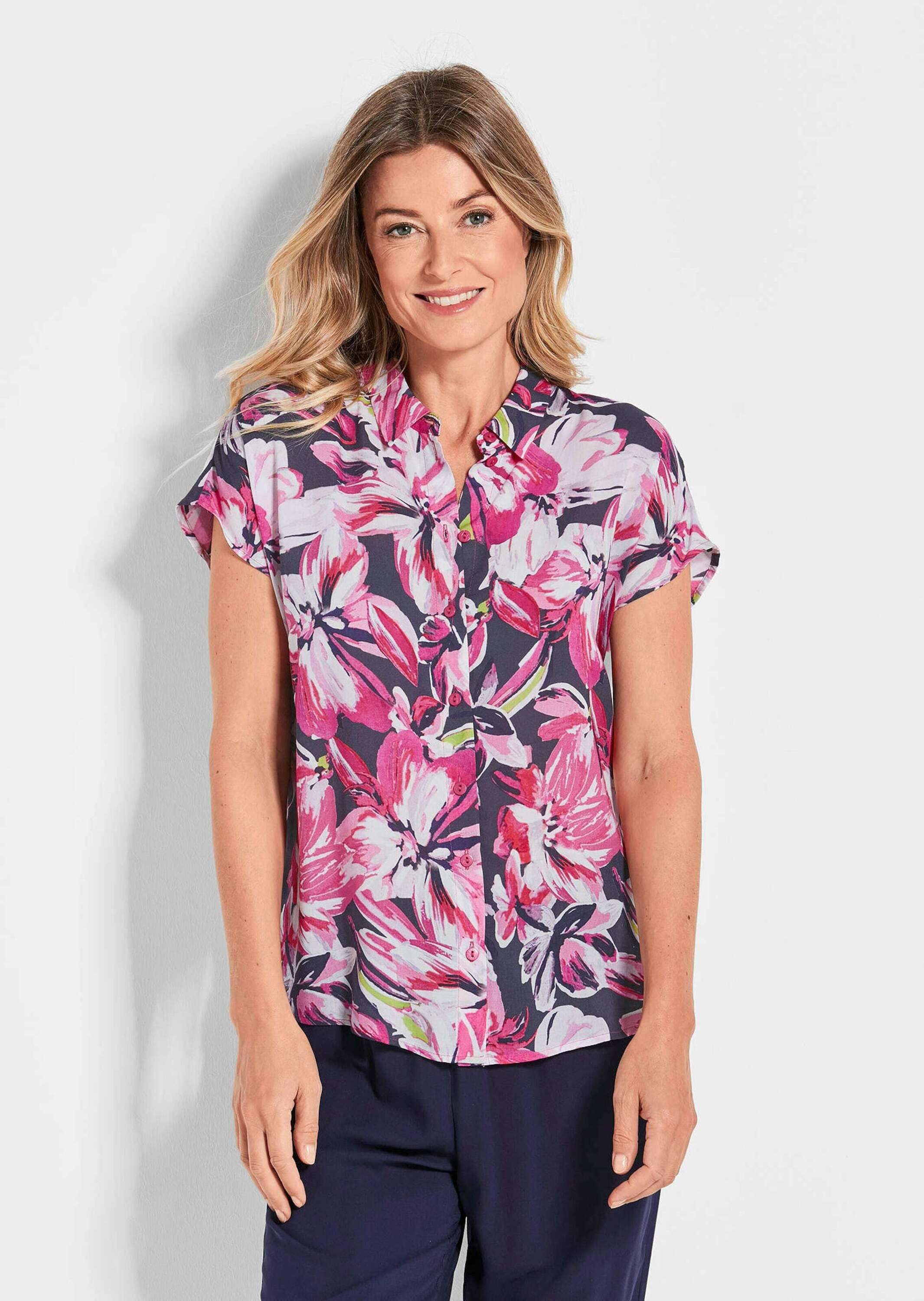 GOLDNER Hemdbluse Sommerliche Bluse mit Blumenmuster Luftige Viskosebluse mit Hemdkragen und Knopfleiste, Allover-Print