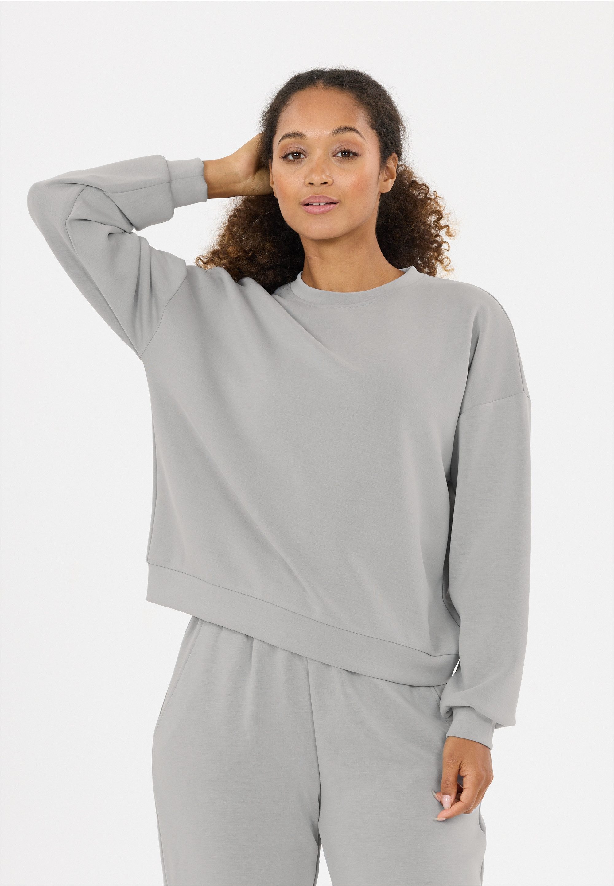 ATHLECIA Sweatshirt Jillnana im klassischen Design