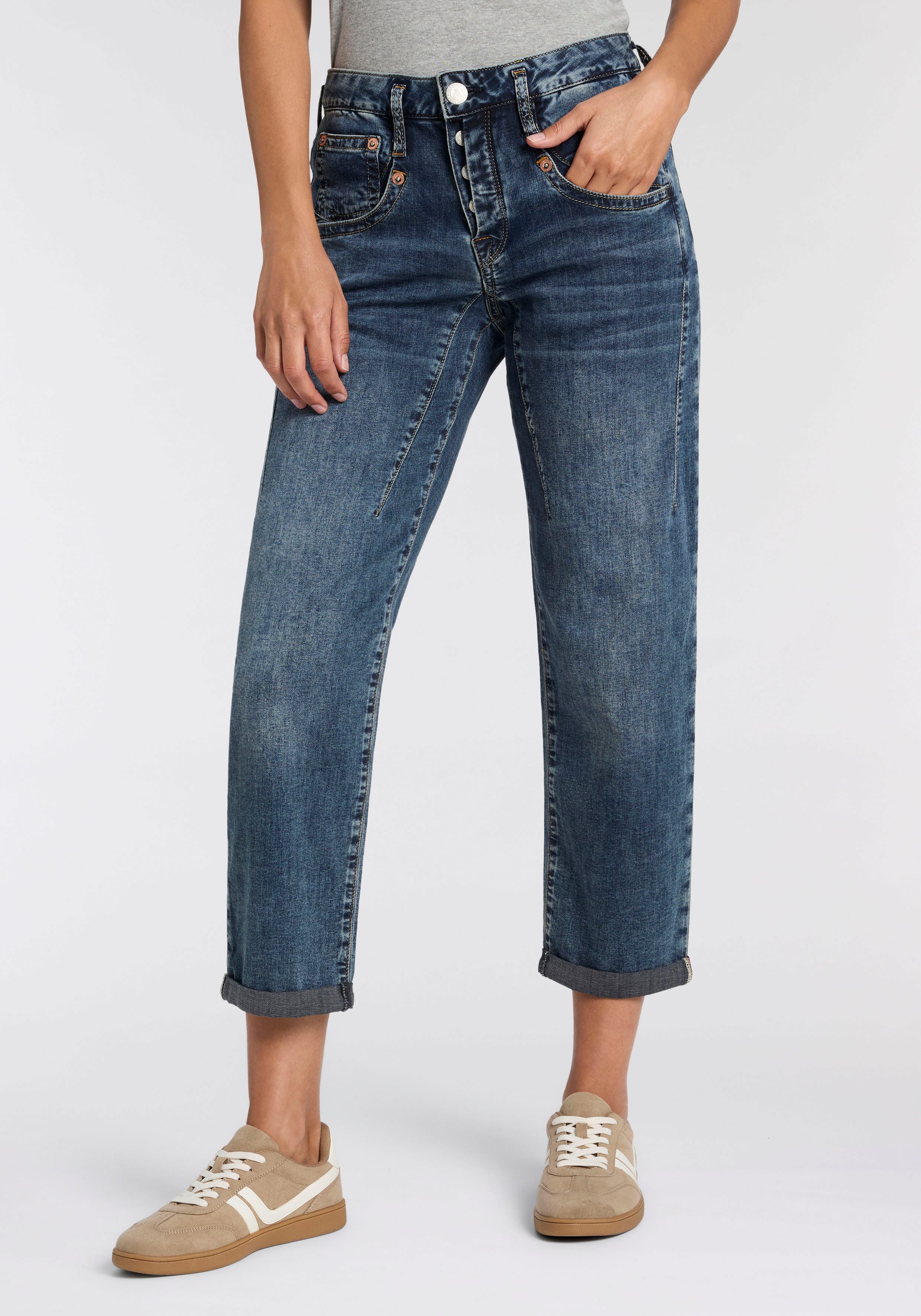 Herrlicher Boyfriend-Jeans Shyra Tap Denim Light im Straight Fit, mit Knopfleiste