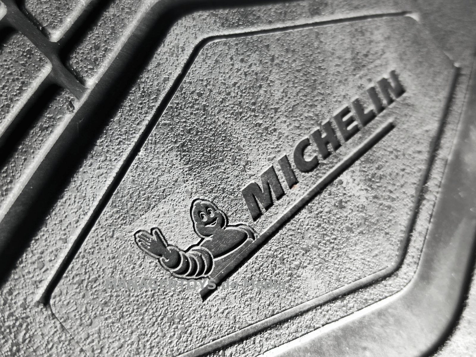 Michelin Auto-Fußmatten Universal vorne zwei vier Stück Set zwei 4 Fussmatten hinten