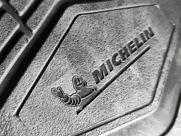 Michelin Auto-Fußmatten Universal Fussmatten Set vier 4 Stück zwei vorne zwei hinten