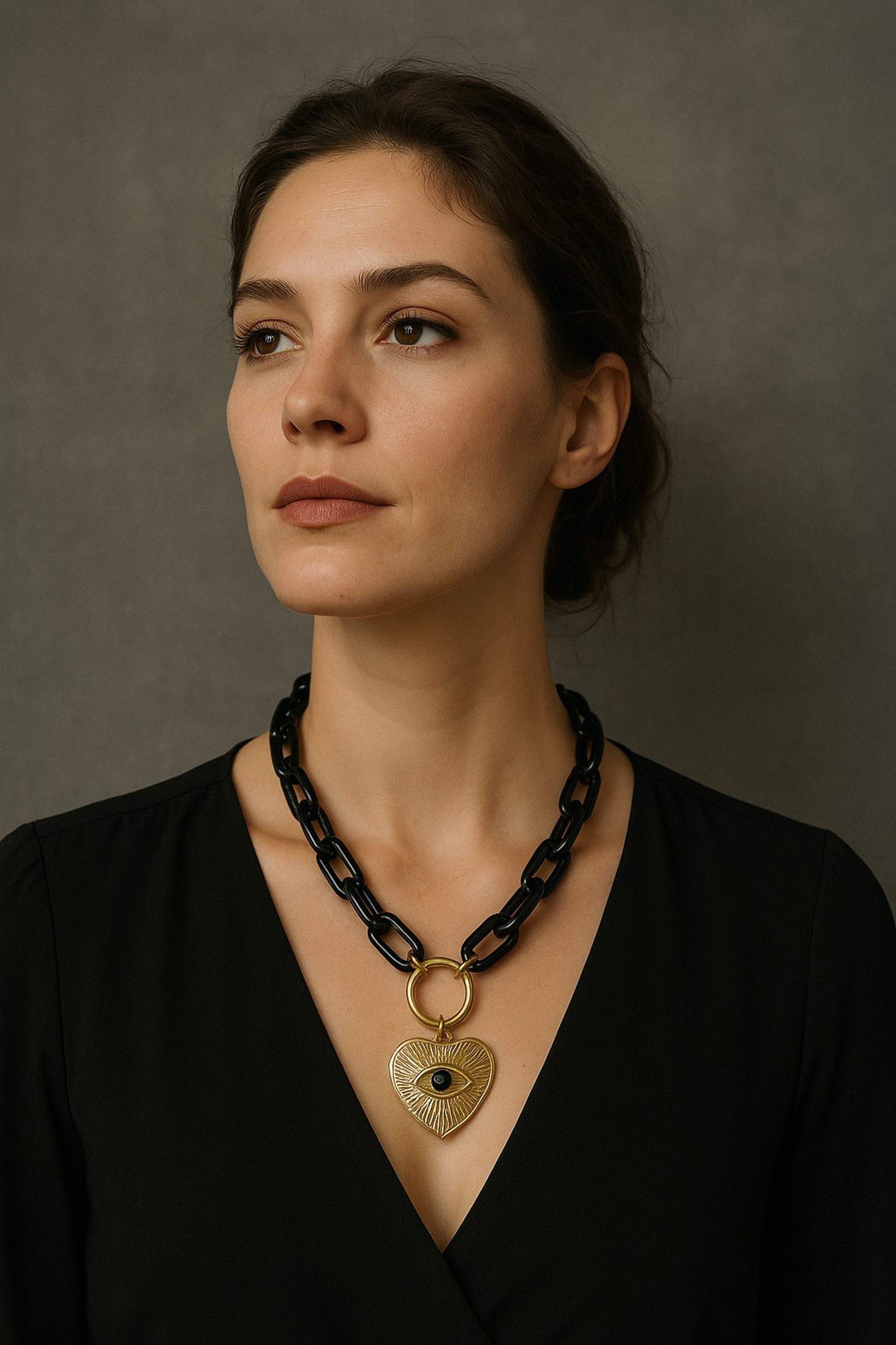 Kette mit Anhänger Golden Eye