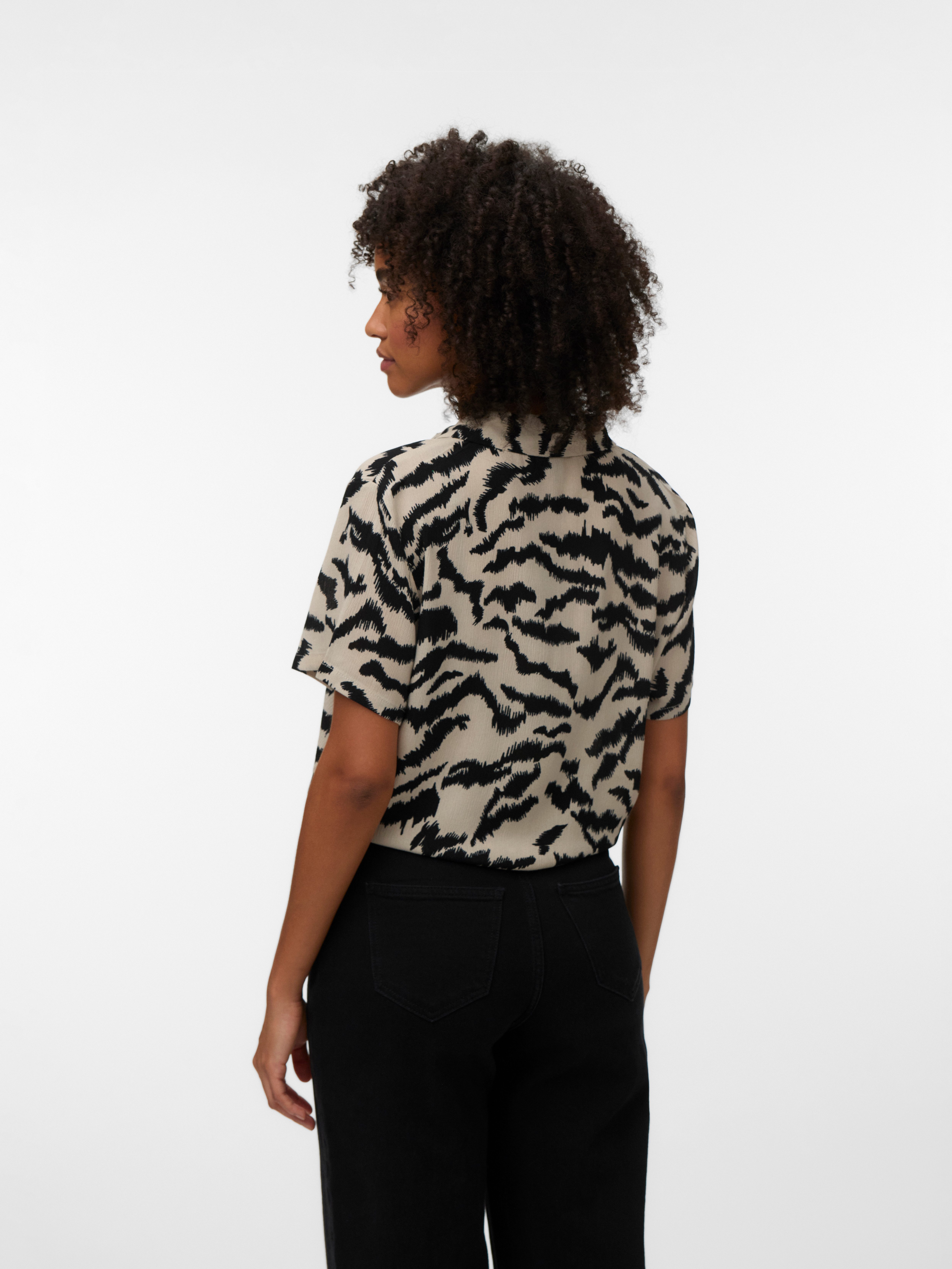 Vero Moda Kurzarmbluse VMMENNY TIE SS SHIRT WVN GA Viskose, relaxed fit