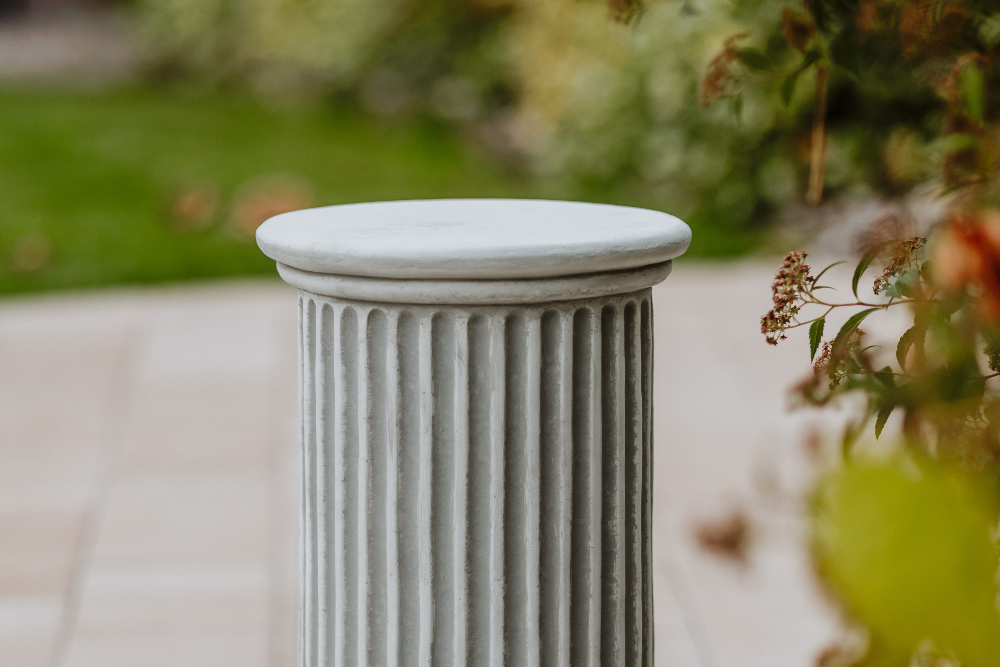 gartendekoparadies.de Gartensockel Elegante Säule, Steinsockel, H. 41 cm, G. 45 kg, Frostsicher