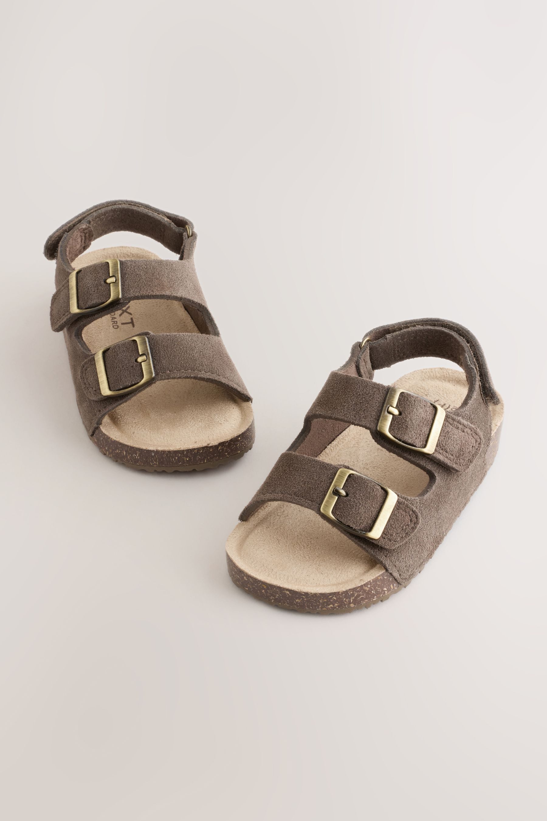 Next Sandalen mit 2 schmalen Riemchen und Kork-Fußbett Sandale (1-tlg)