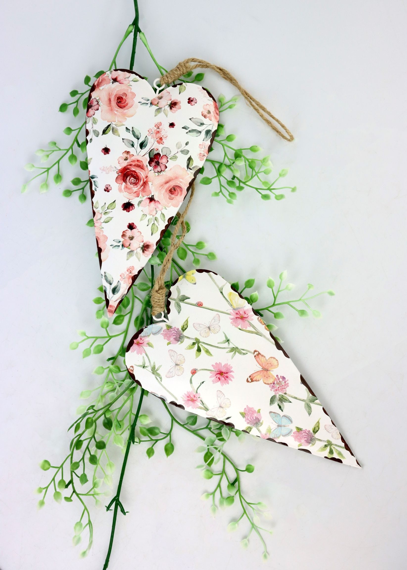FURNARO Dekohänger (4-tlg), Zierherzenset mit Blumenwiesenmotiv aus Metall mit Jutebänder ca. 18cm