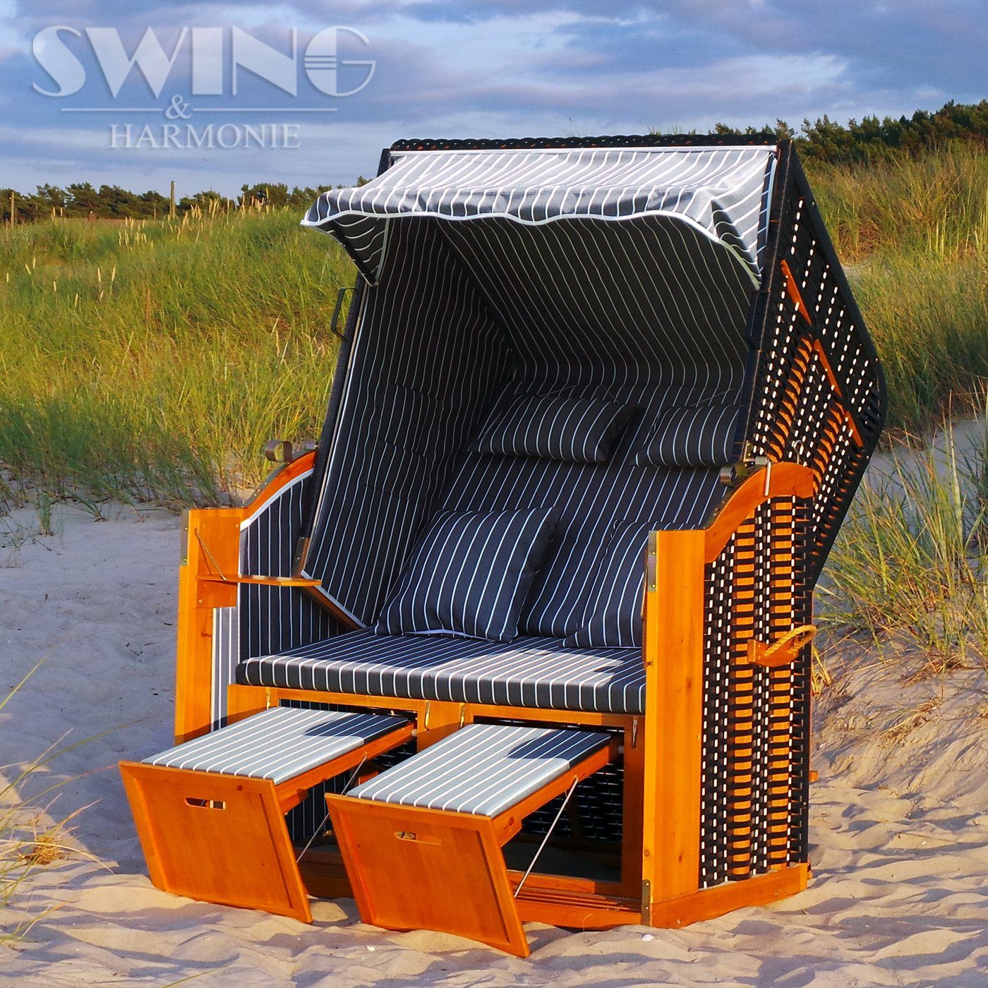 Swing&Harmonie Strandkorb XXL inkl. Abdeckcover Luxus Volllieger Gartenliege Ostsee + 4 Kissen, Klapptische, Zeitungsfächer, Volllieger, Ostsee