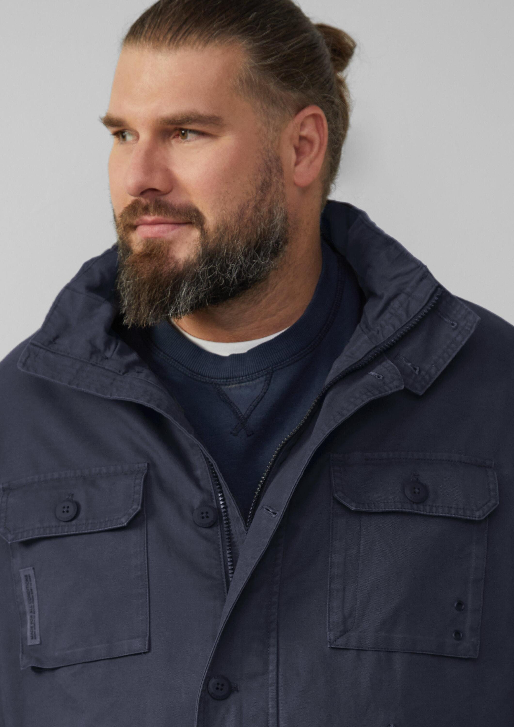 s.Oliver Funktionsjacke Outdoor-Jacke Jacke im Utility-Stil mit Kapuze im Kragen