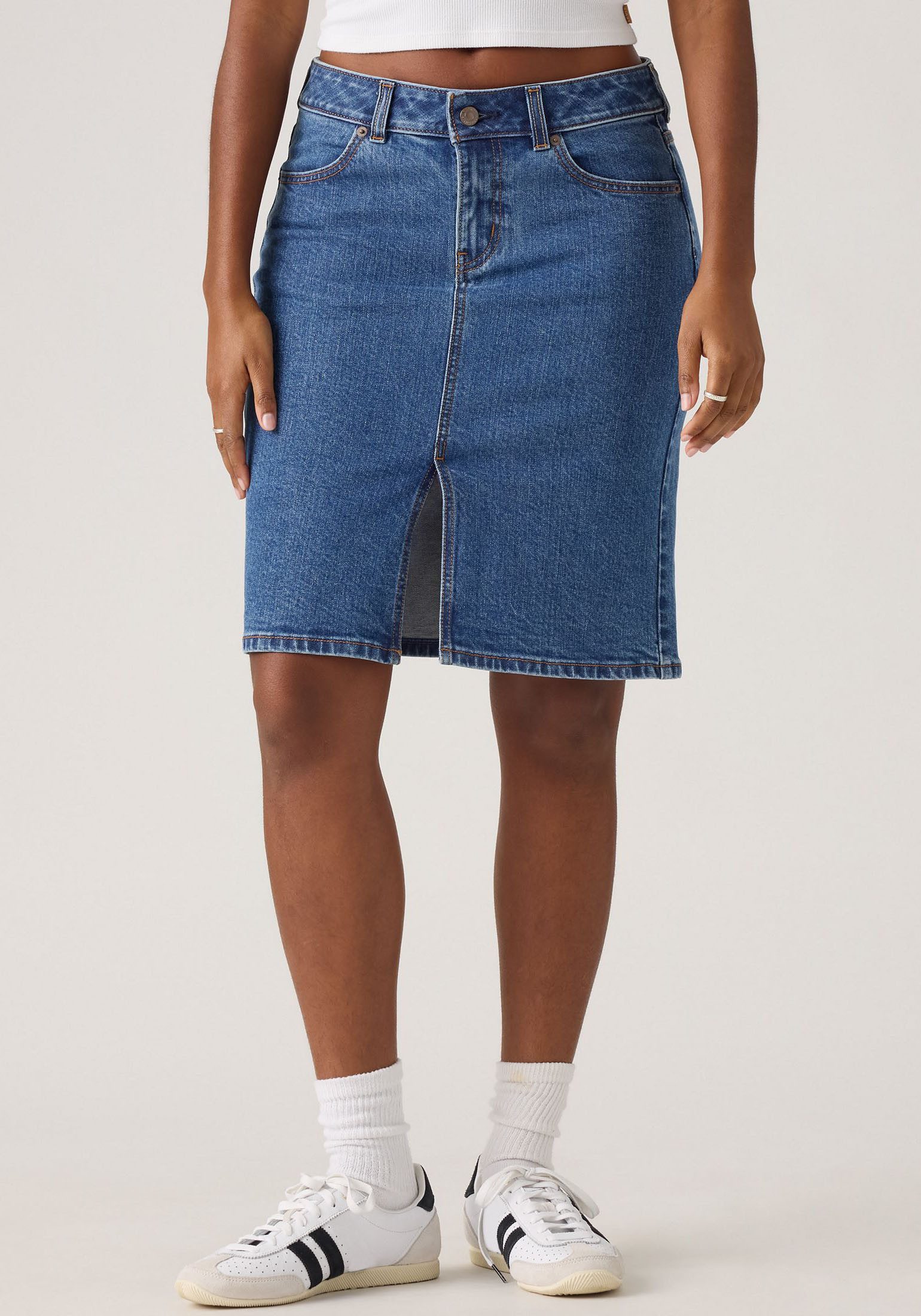 Levi's® Jeansrock LOW MIDI SKIRT ME mit Schlitz für mehr Bewegungsfreiheit