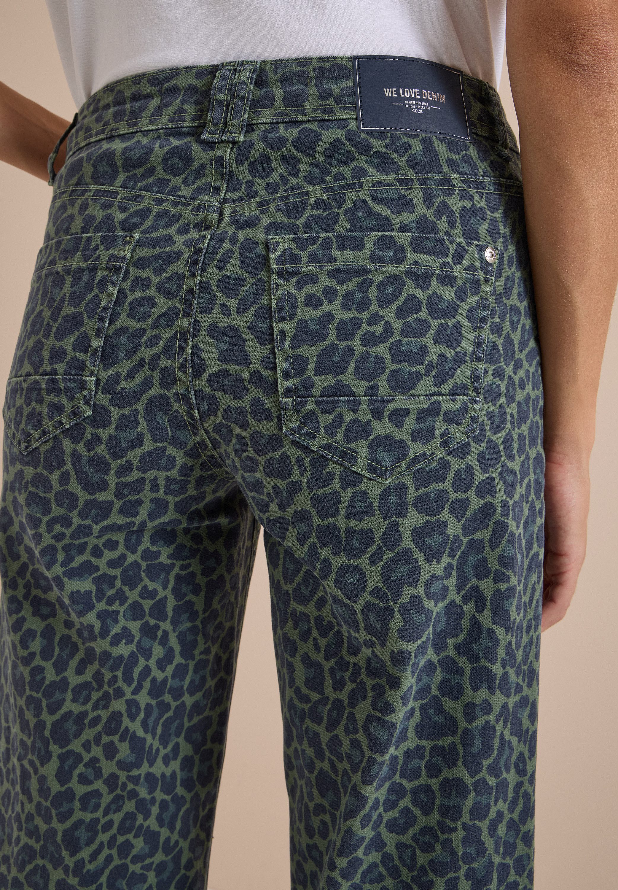 CECIL Loose-fit-Jeans Style Neele mit Leo-Muster / Stretch