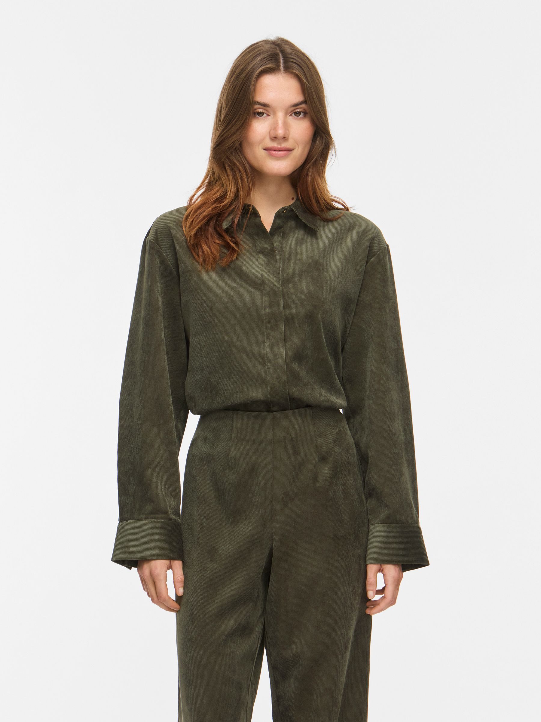 Vila Blusenshirt Knopfleiste Kentkragen Regular Fit für Damen (1-tlg) Recyceltes Material, Nachhaltig, Gerade Manschetten, Druckknopf