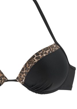 LASCANA Push-Up-Bikini-Top Adele, mit trendigen Details