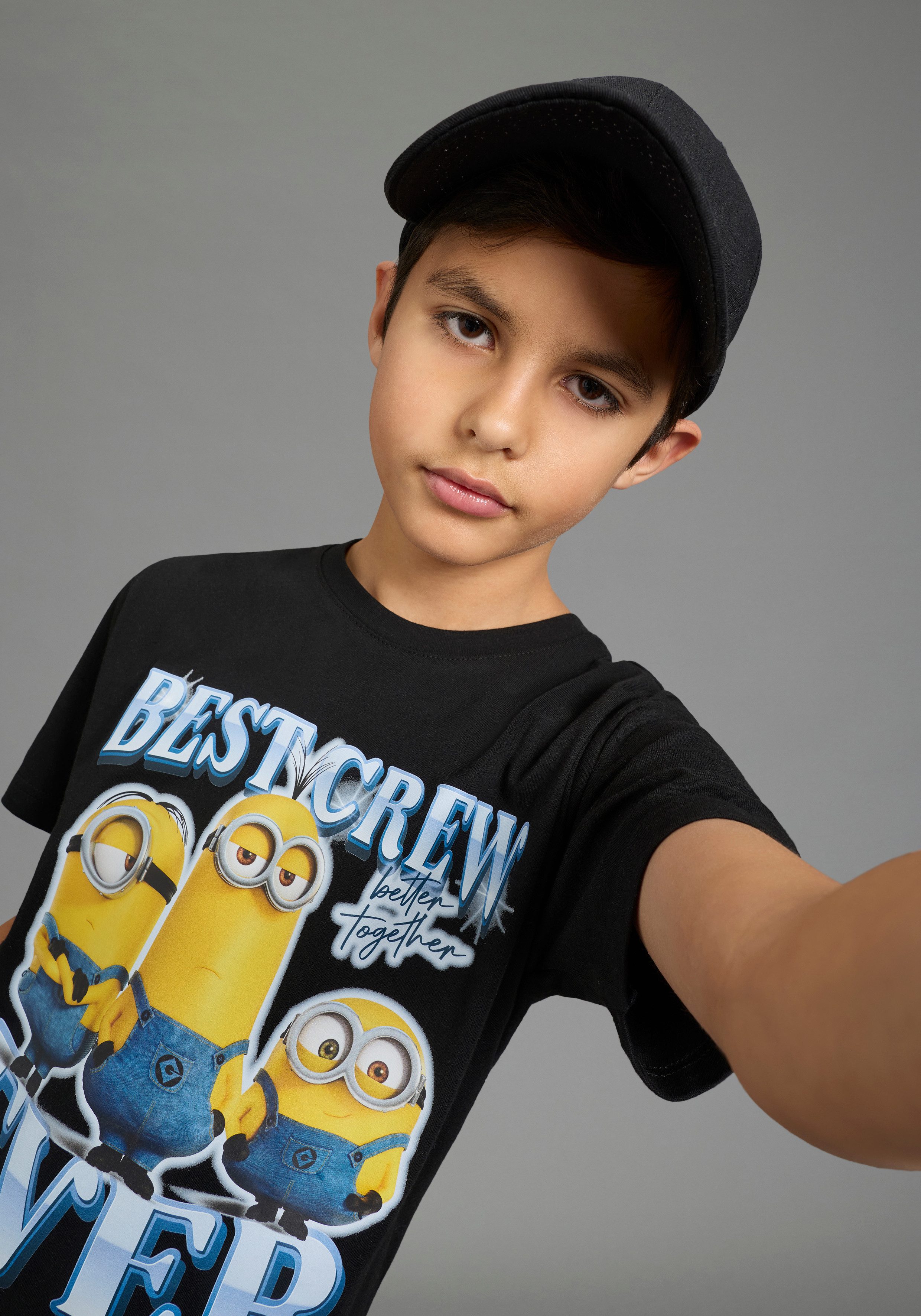 KIDSWORLD T-Shirt MINIONS Shirt : BEST CREW EVER Kurzarm, Rundhalsausschnitt, Basic Passform, aus Baumwolle