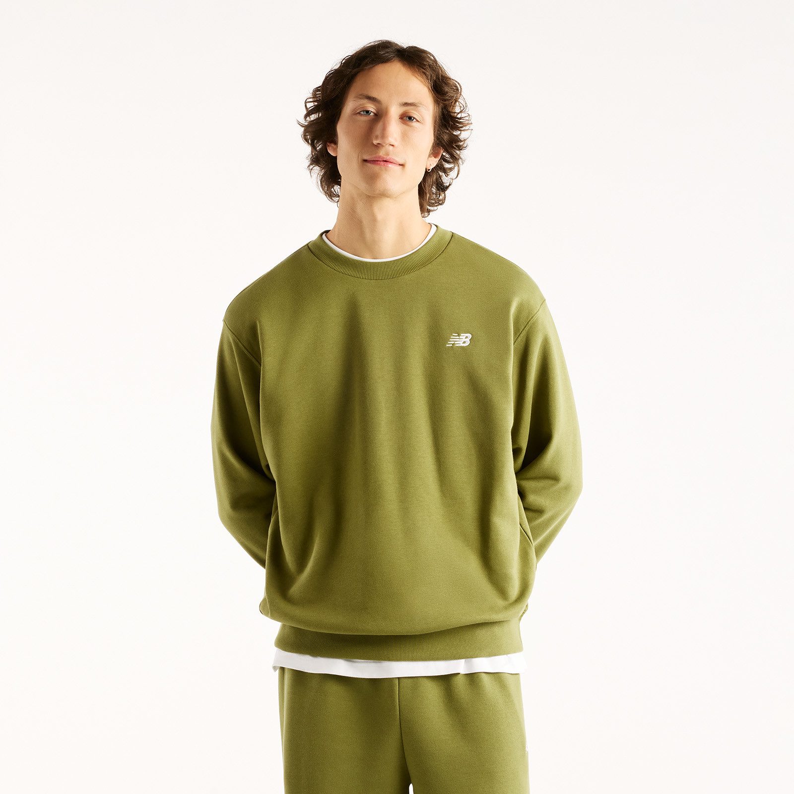 New Balance Sweatshirt SPORT ESSENTIALS FRENCH TERRY CREW mit Rundhalsausschnitt, in normaler Länge