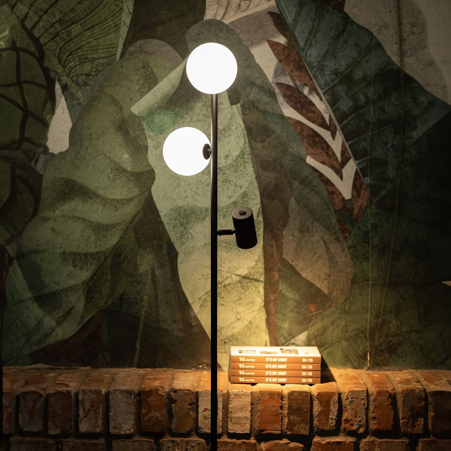 Licht-Erlebnisse Stehlampe THOMAS, ohne Leuchtmittel, Glas Metall GU10 152 cm Schwarz Weiß Modern Stehleuchte