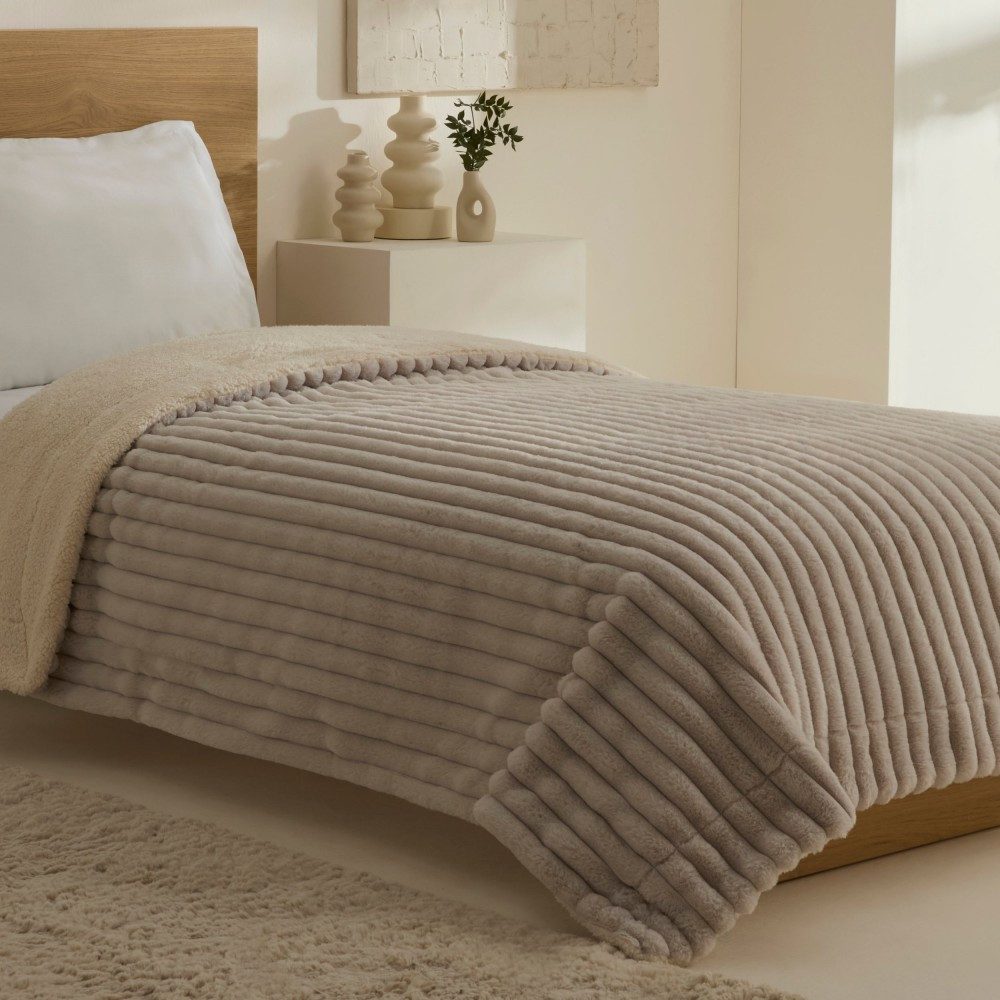 Karaca Tagesdecke Karaca Stripe Sherpa Graue Decke Tagesdecke Bettdecke 150x200 – Bild 4 von 5