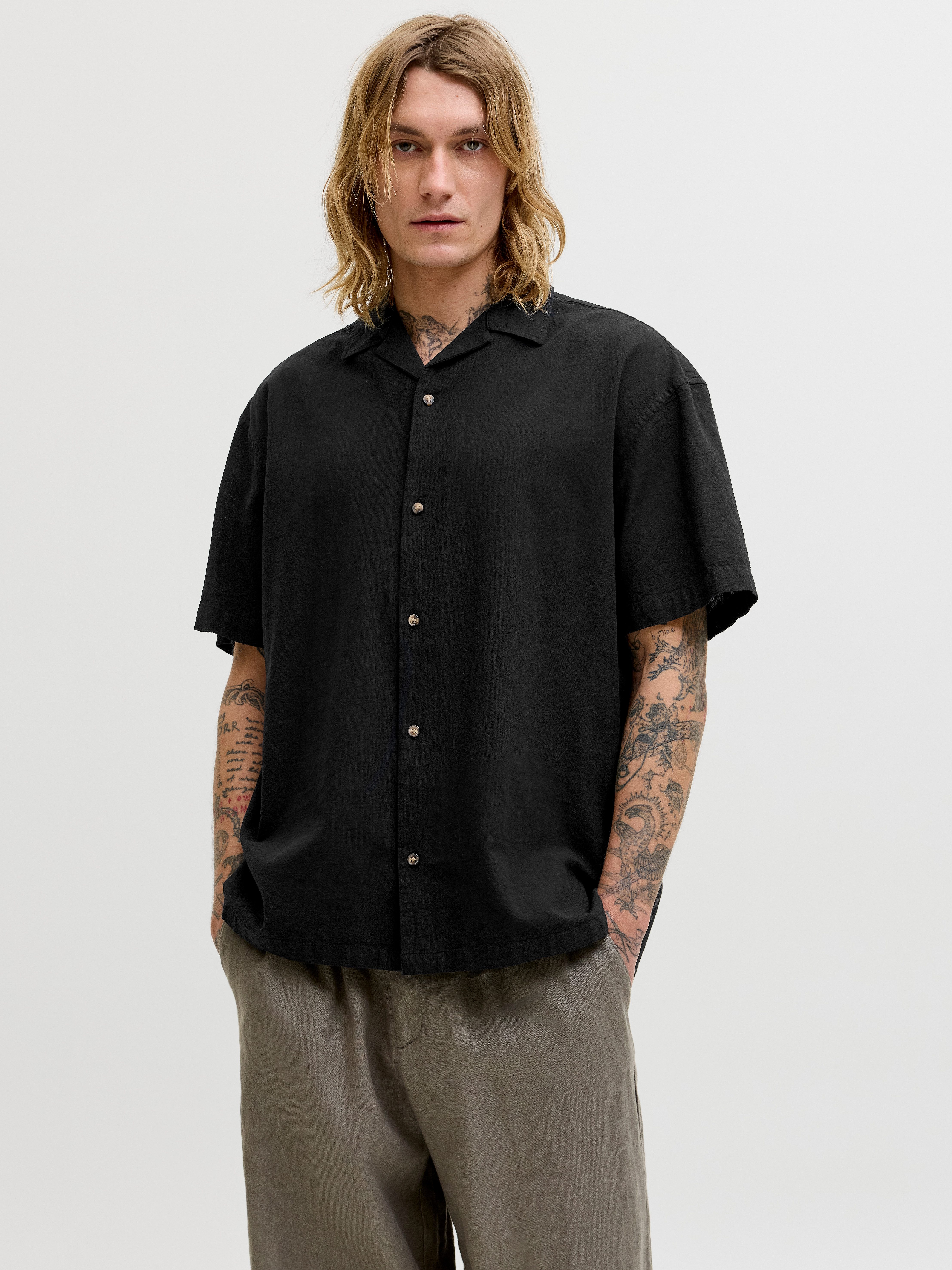 Jack & Jones Kurzarmhemd JJESUMMER LINEN BLEND RESORT SHIRT SS SN Baumwollmischung, relaxed fit