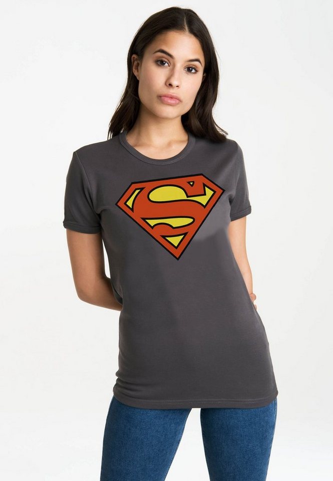 mit T-Shirt trendigem Superhelden-Print, und Aufwendiger Logo Superman langlebiger mit Superman-Logo LOGOSHIRT Siebdruck