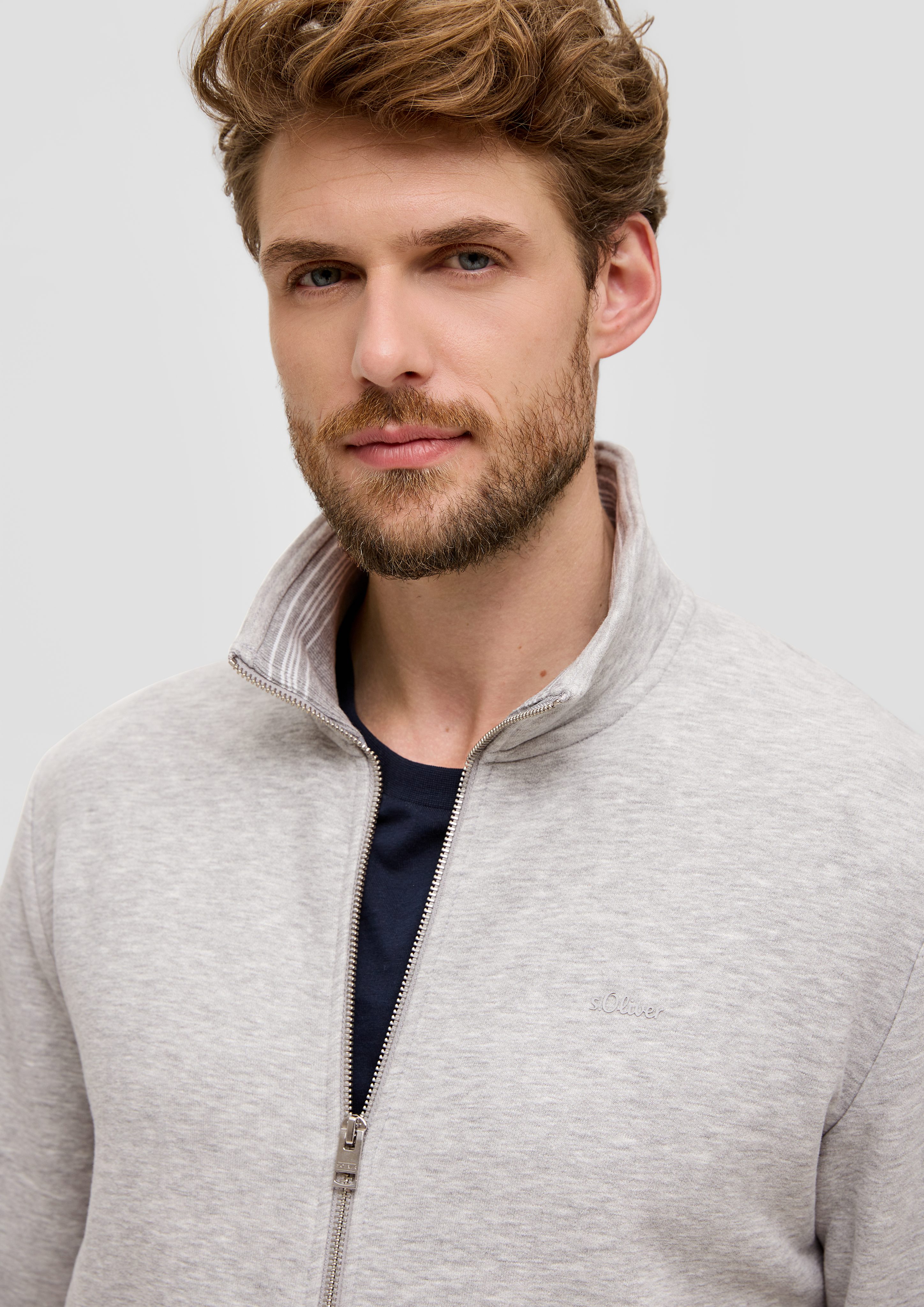 grau Allwetterjacke Sweatshirt-Jacke meliert Stehkragen s.Oliver Logo, Streifen-Detail mit