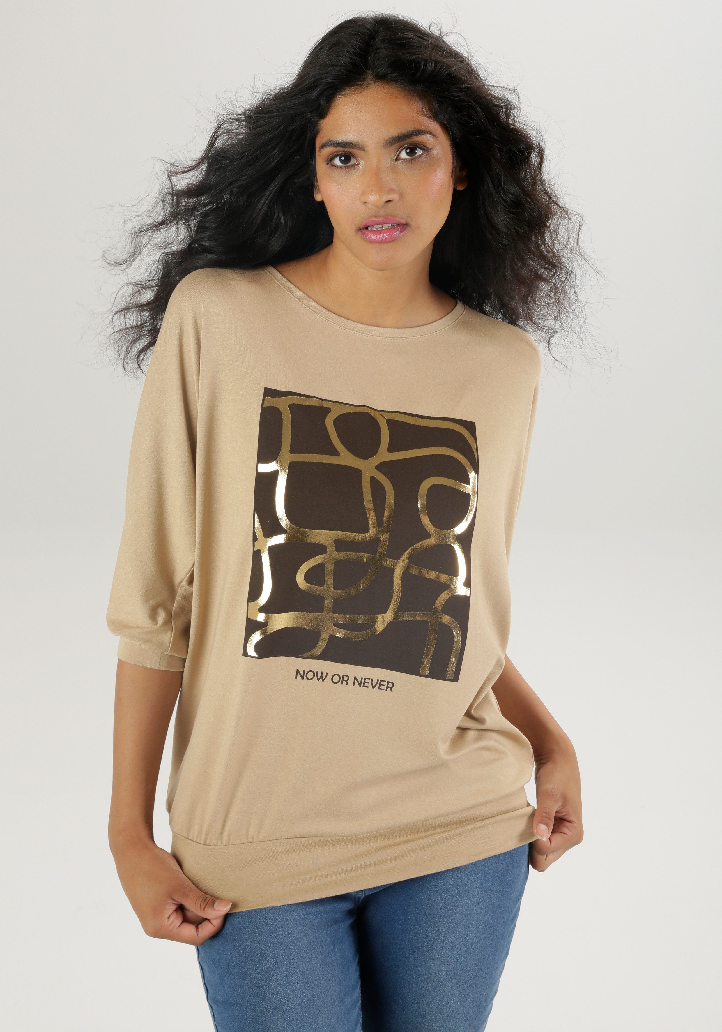 Aniston SELECTED Fledermausshirt mit goldfarbenem Folienprint günstig online kaufen