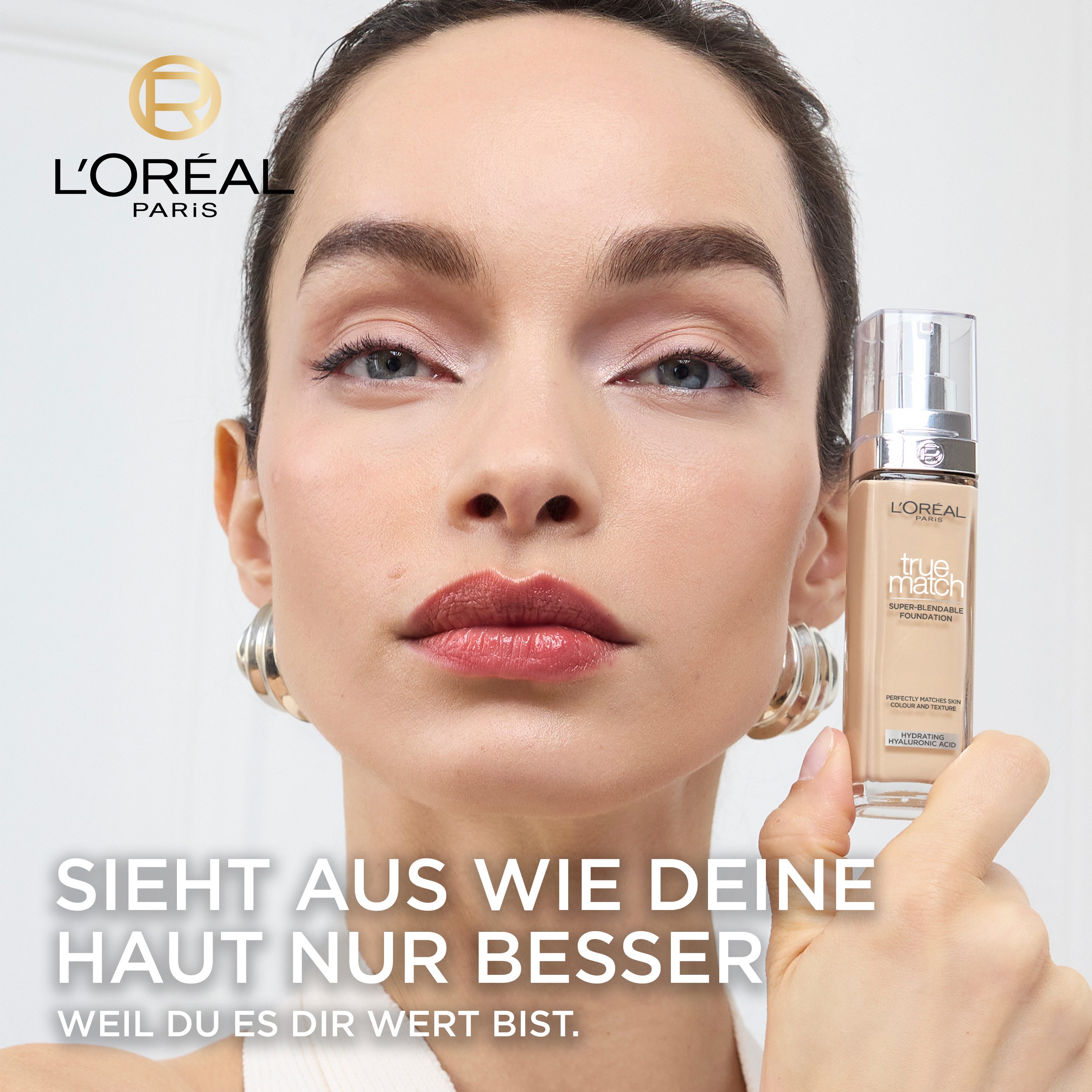 L'ORÉAL PARIS Foundation L'Oréal Paris True Match Foundation, Spendet Feuchtigkeit, mittlere Deckkraft, passt sich dem Hautton an.