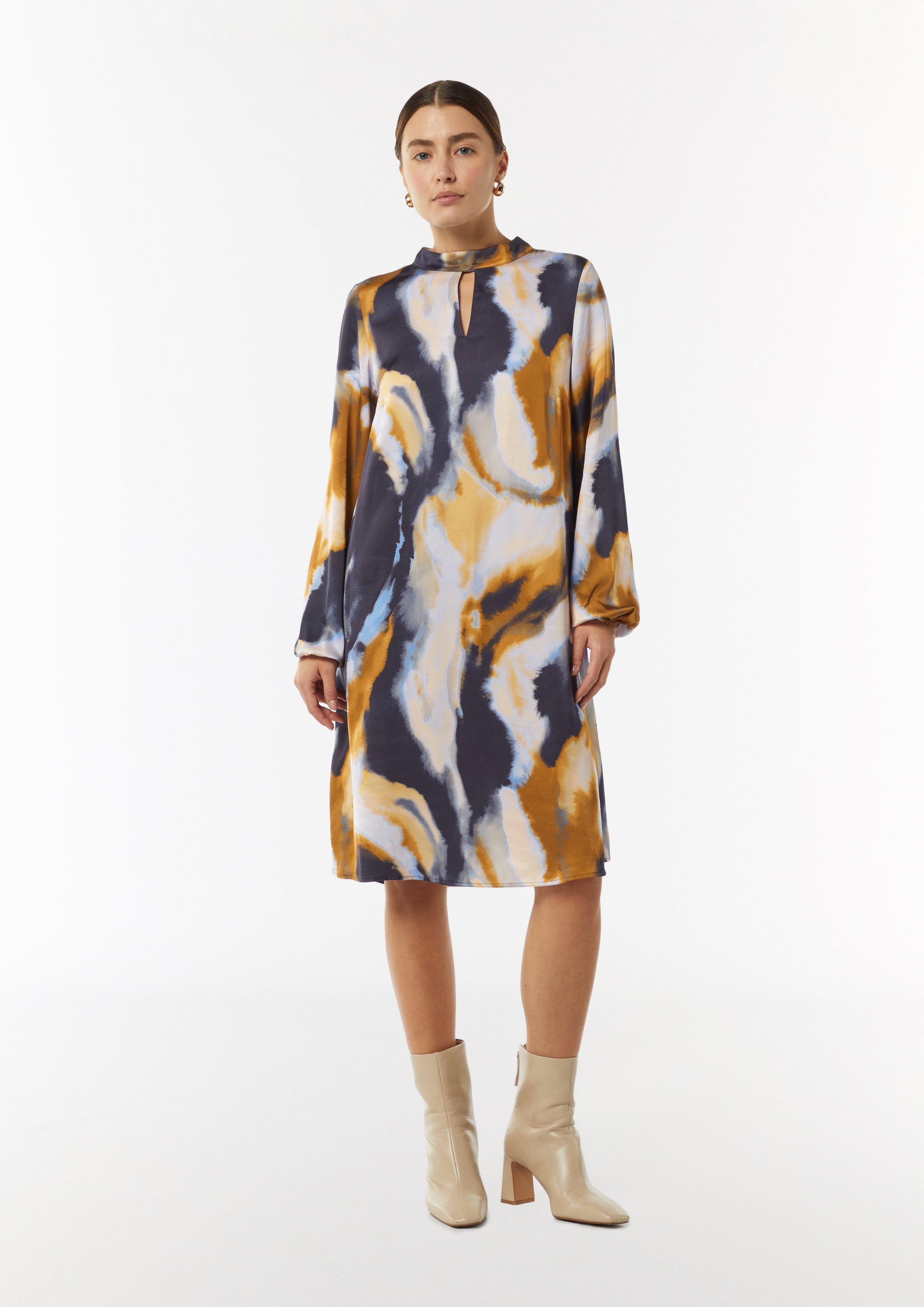 Minikleid Kleid mit All-over-Print und Cut-out am Ausschnitt