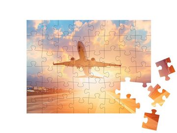 puzzleYOU Puzzle Start eines Flugzeuges im Sonnenuntergang, 48 Puzzleteile, puzzleYOU-Kollektionen Flugzeuge