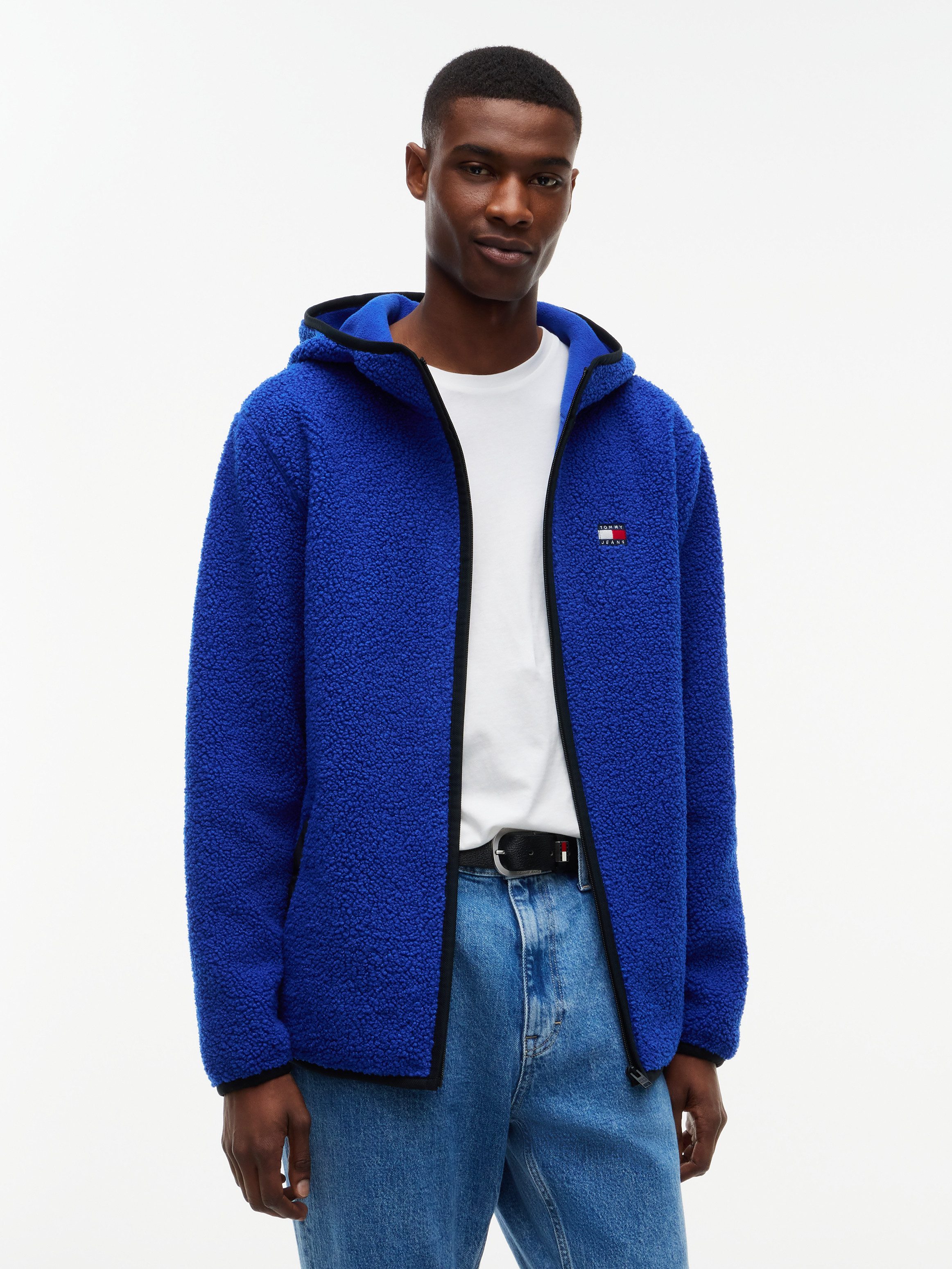 Tommy Jeans Plüschjacke TJM REG BADGE TEDDY ZIP TRU EXT Freizeitjacke, Übergangsjacke, Teddyjacke mit Logopatch