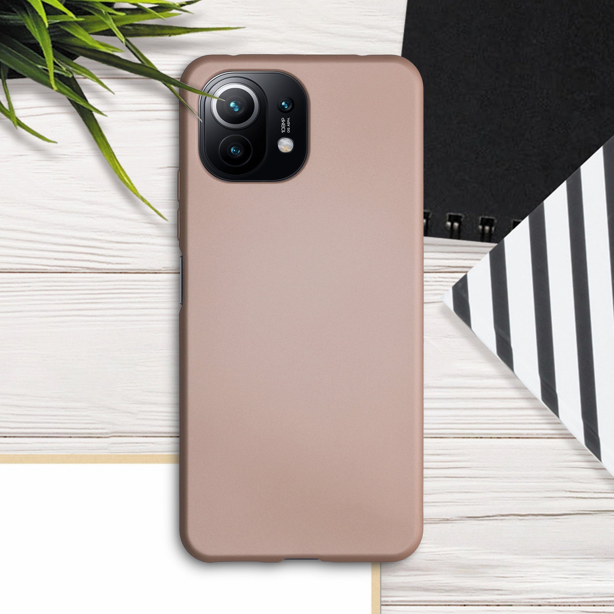 kwmobile Handyhülle Handyhülle für Xiaomi 11 Lite (5G) NE / Mi 11 Lite (5G) Hülle, weiche Silikon Case metallisch schimmernd - Schutzhülle Cover