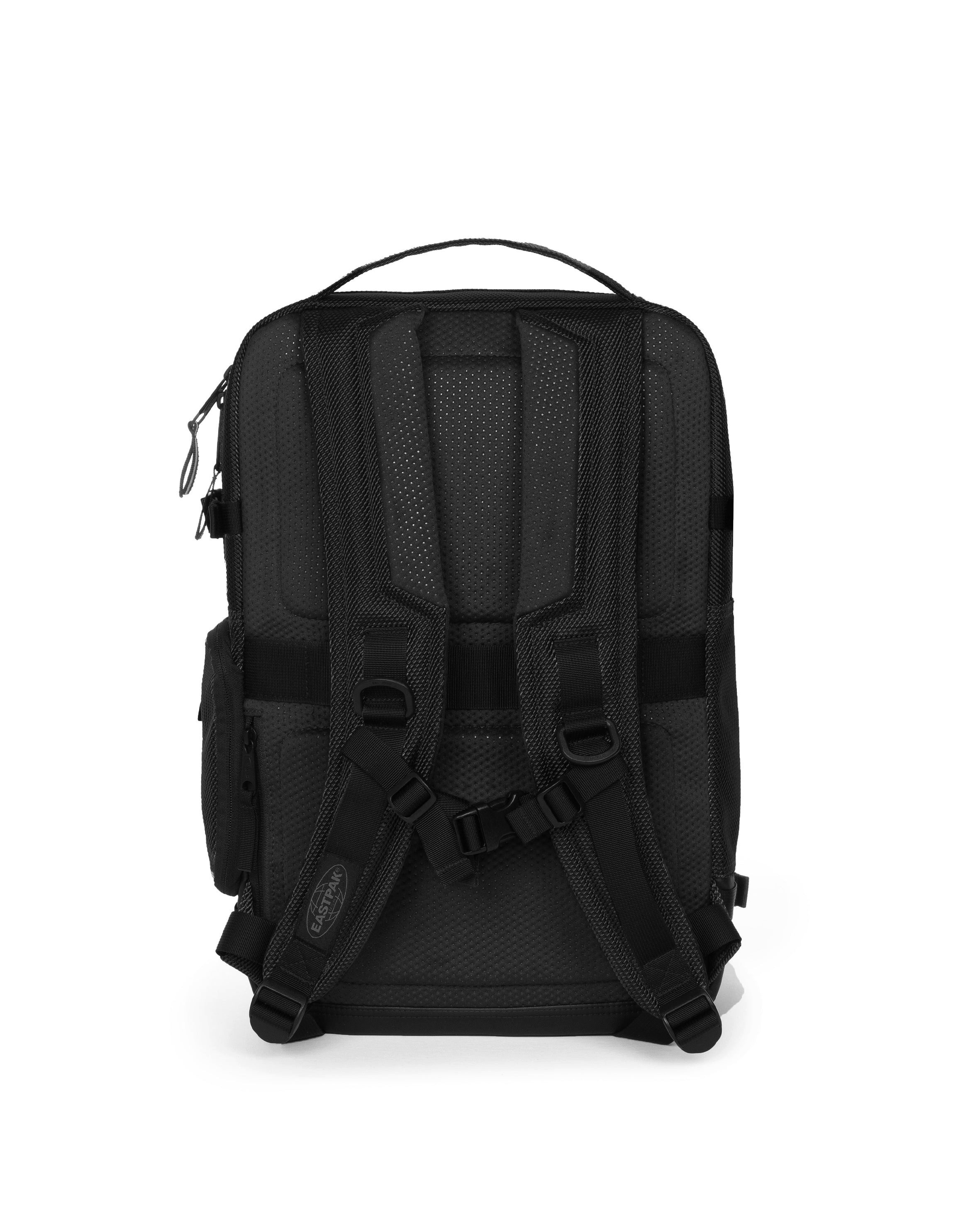 Eastpak Laptoprucksack TECUM M, Unisex Businessrucksack mit vestellbaren Tragegurten