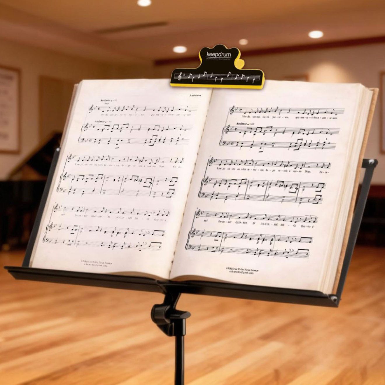 König & Meyer Notenpult K-M Orchester Notenpult 11930 mit keepdrum Notenklammer, (1-tlg., Notenpult), Vorteils-Set mit Notenklammer