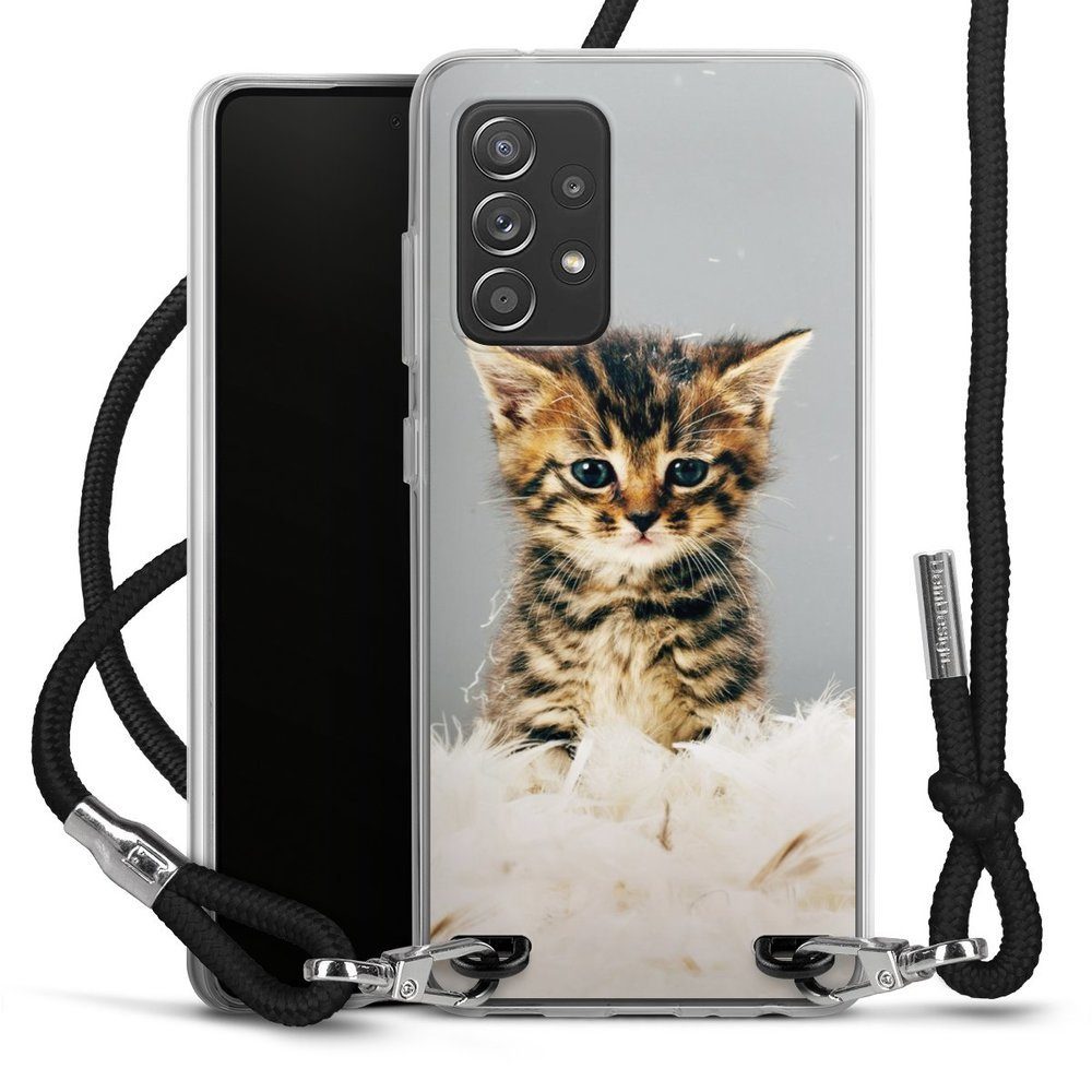 DeinDesign Handyhülle Katze Haustier Feder Kitty, Samsung Galaxy A52  Handykette Hülle mit Band Case zum Umhängen