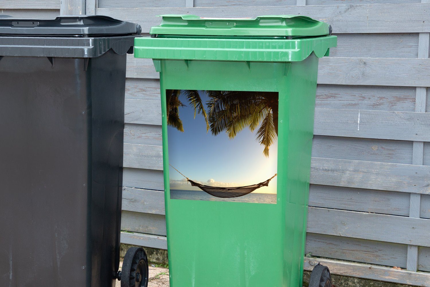 MuchoWow Wandsticker Sticker, Mülleimer-aufkleber, (1 Container, Mülltonne, - Hängematte Tropisch Abfalbehälter - Palme St)
