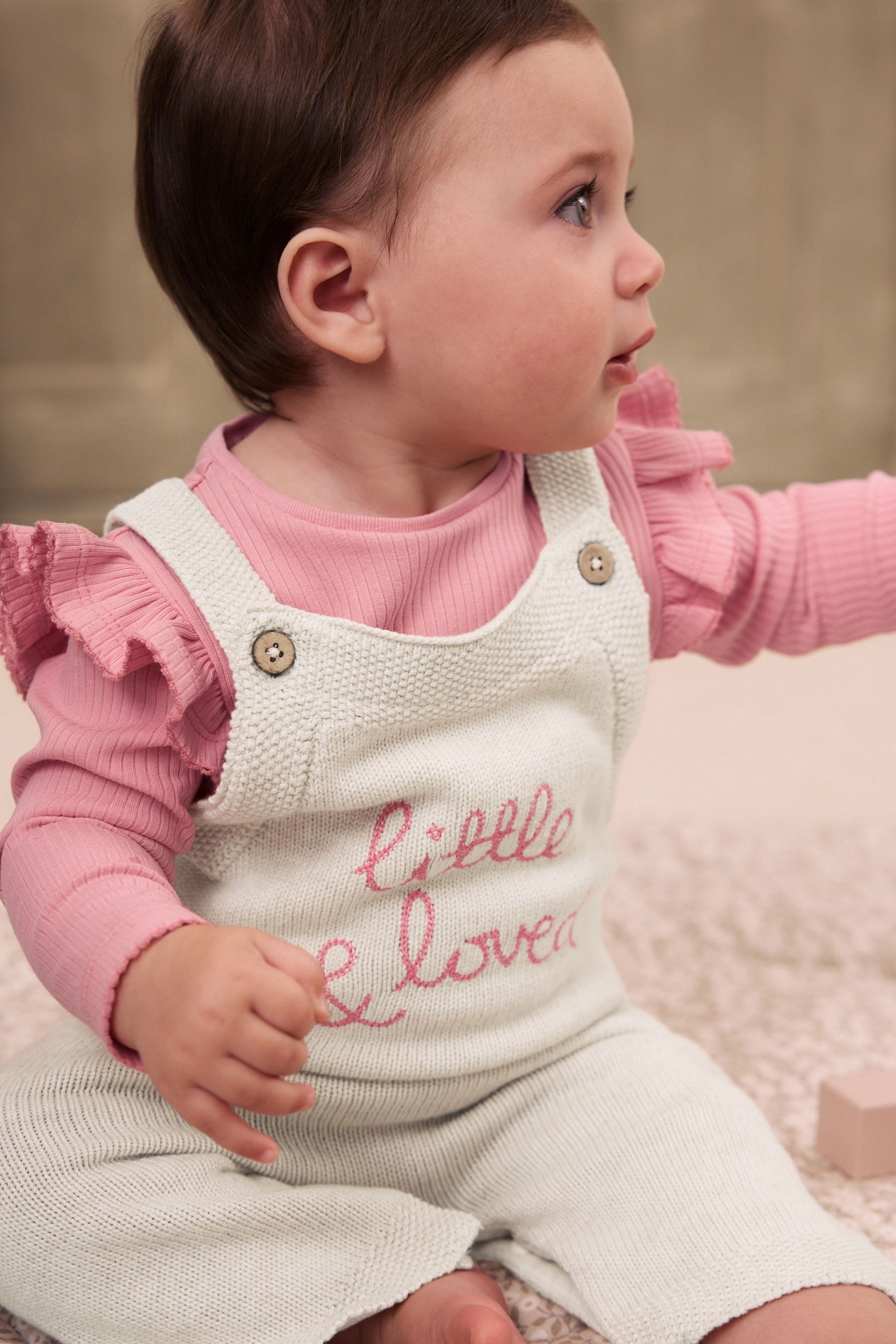 Next Body & Hose Baby Strick-Bodysuit + Latzhose im 2-teiligen Set (2-tlg) – Bild 3 von 5