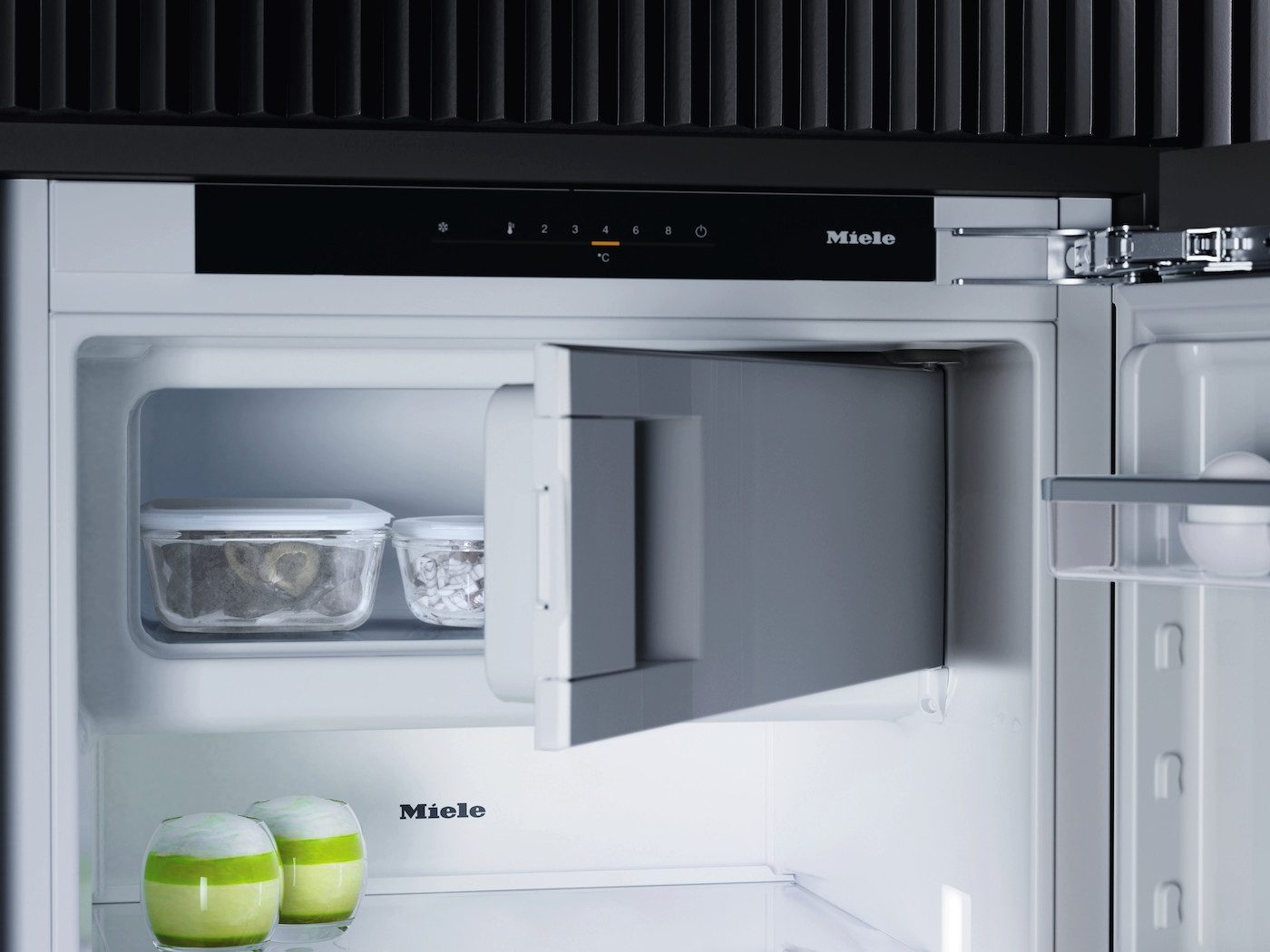 Miele Einbaukühlschrank K 7126 E, 87,4 cm hoch, 54,1 cm breit