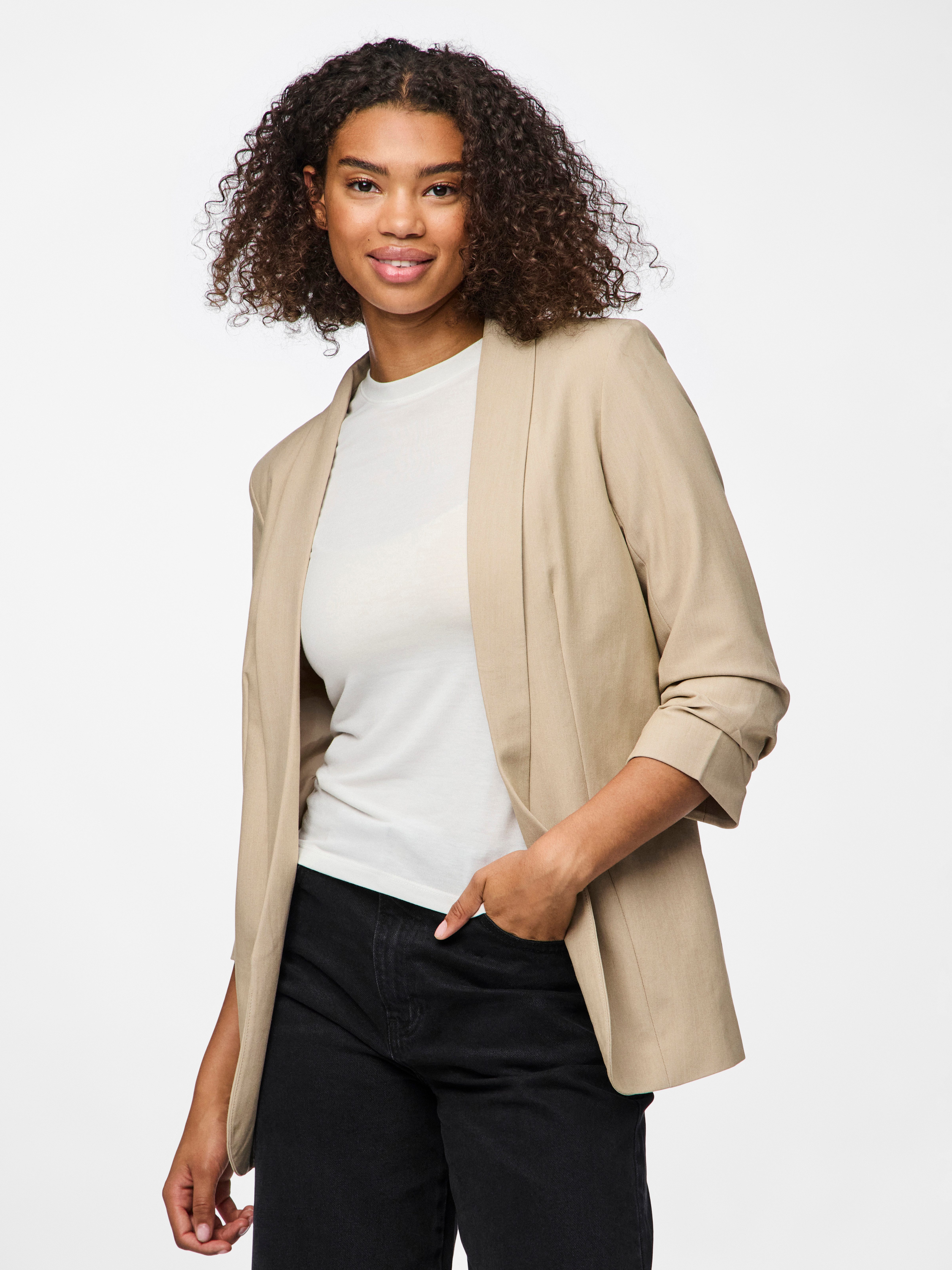 pieces Blusenblazer PCBOSELLA 3/4 BLAZER NOOS mit Faltendetail am Ärmel günstig online kaufen