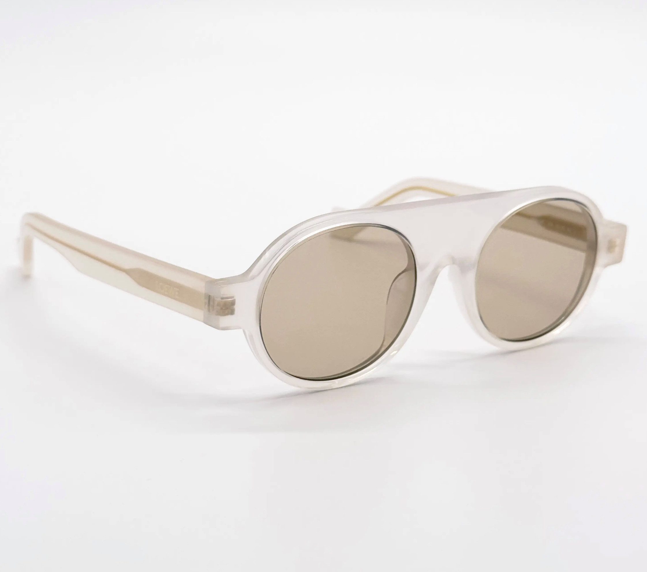 Loewe Sonnenbrille Rundes Aviator-Design Handgefertigt in Italien Goldfarbene Akzente an Scharnieren und Bügelenden